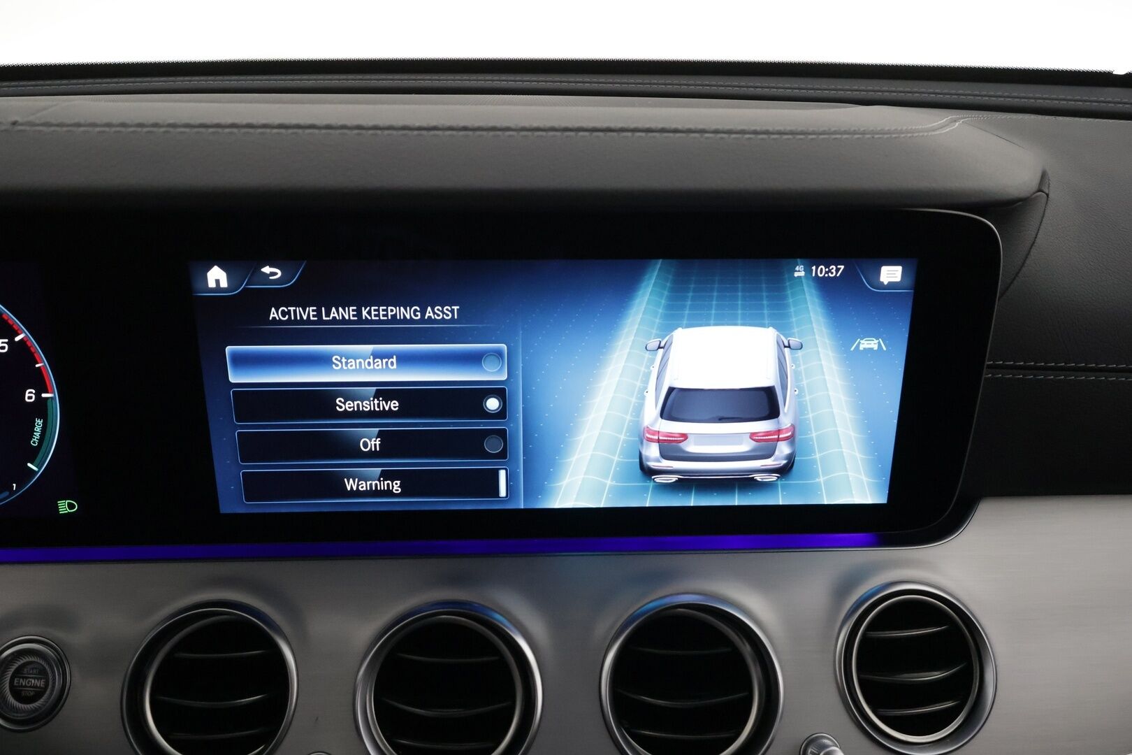 MERCEDES-BENZ E 2023 300de Business Avantgarde 4Matic T A * Distronic+ / P.kamera / Muistipenkit / Sähköluukku / KeylessGo / Widescreen / Nahat * - Akku kuntotarkastetu SoH 92,6% / Kahdet renkaat aluvanteilla / Merkkihuollettu - HULLUT AVAJAISHULINAT KORKOTARJOUS 3,29 %