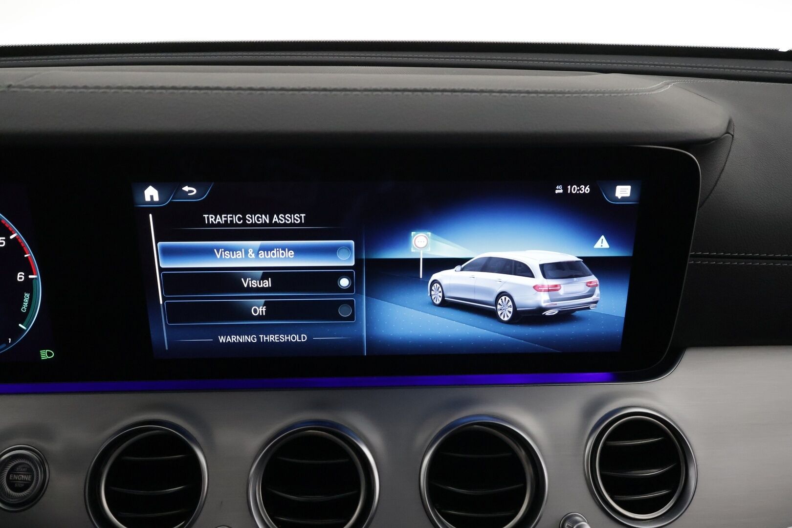 MERCEDES-BENZ E 2023 300de Business Avantgarde 4Matic T A * Distronic+ / P.kamera / Muistipenkit / Sähköluukku / KeylessGo / Widescreen / Nahat * - Akku kuntotarkastetu SoH 92,6% / Kahdet renkaat aluvanteilla / Merkkihuollettu - HULLUT AVAJAISHULINAT KORKOTARJOUS 3,29 %