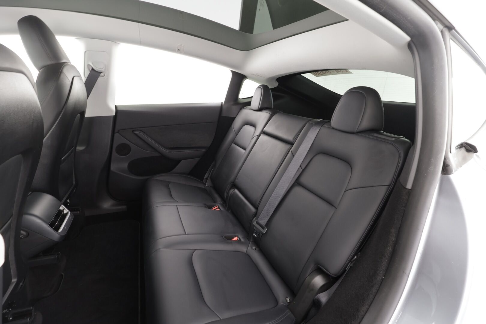 TESLA MODEL Y 2024 Long Range * Koukku / ILP / Lasikatto / ACC / Matrix-LED / P.Kamera / Muistipenkki / Premium Audio / Keyless * - Akku kuntotarkastettu SoH 95%