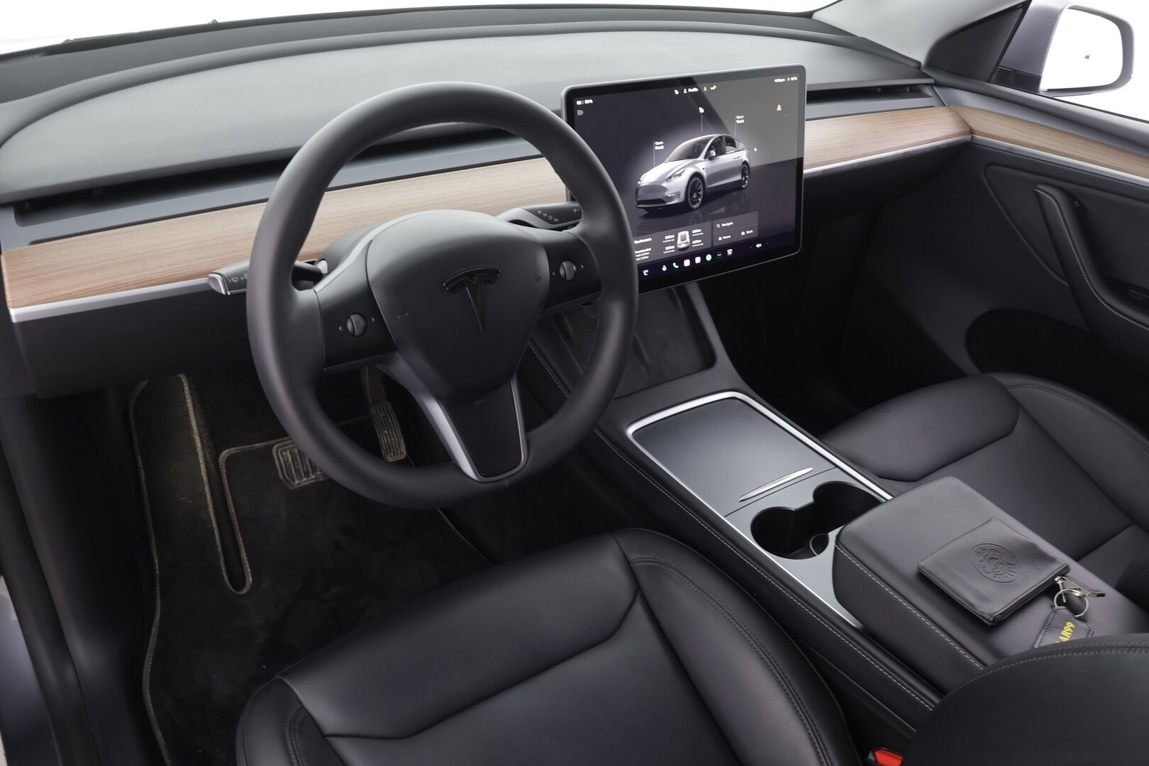 TESLA MODEL Y 2024 Long Range * Koukku / ILP / Lasikatto / ACC / Matrix-LED / P.Kamera / Muistipenkki / Premium Audio / Keyless * - Akku kuntotarkastettu SoH 95%