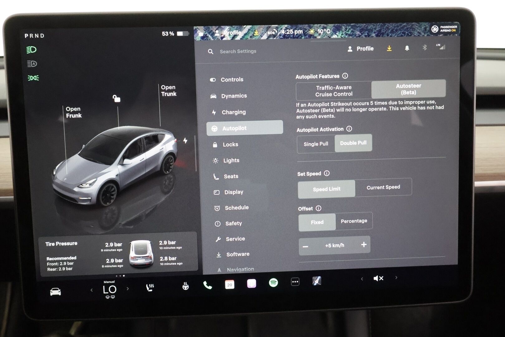 TESLA MODEL Y 2024 Long Range * Koukku / ILP / Lasikatto / ACC / Matrix-LED / P.Kamera / Muistipenkki / Premium Audio / Keyless * - Akku kuntotarkastettu SoH 95%