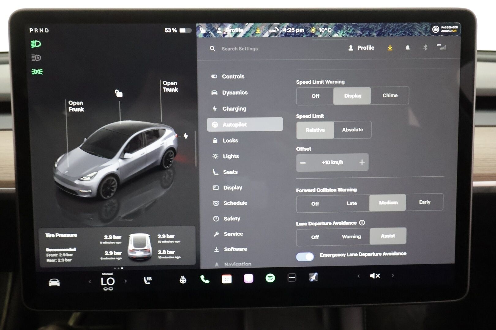 TESLA MODEL Y 2024 Long Range * Koukku / ILP / Lasikatto / ACC / Matrix-LED / P.Kamera / Muistipenkki / Premium Audio / Keyless * - Akku kuntotarkastettu SoH 95%
