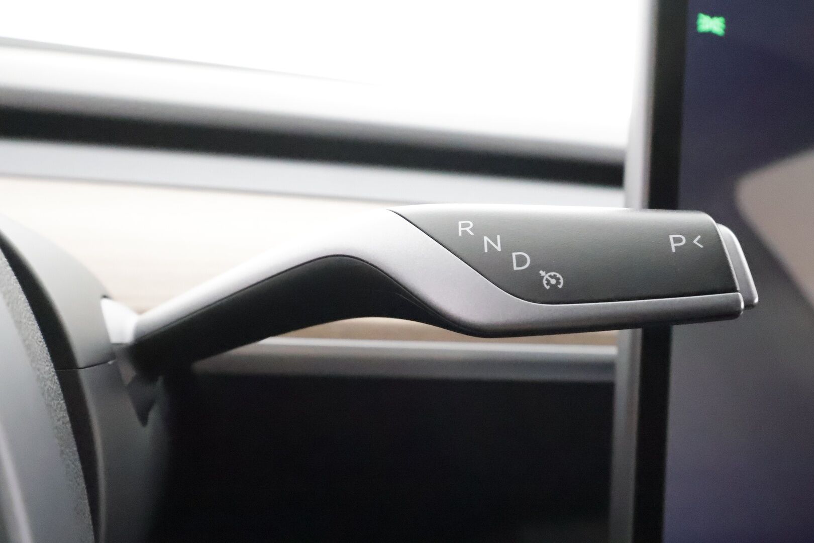 TESLA MODEL Y 2024 Long Range * Koukku / ILP / Lasikatto / ACC / Matrix-LED / P.Kamera / Muistipenkki / Premium Audio / Keyless * - Akku kuntotarkastettu SoH 95%