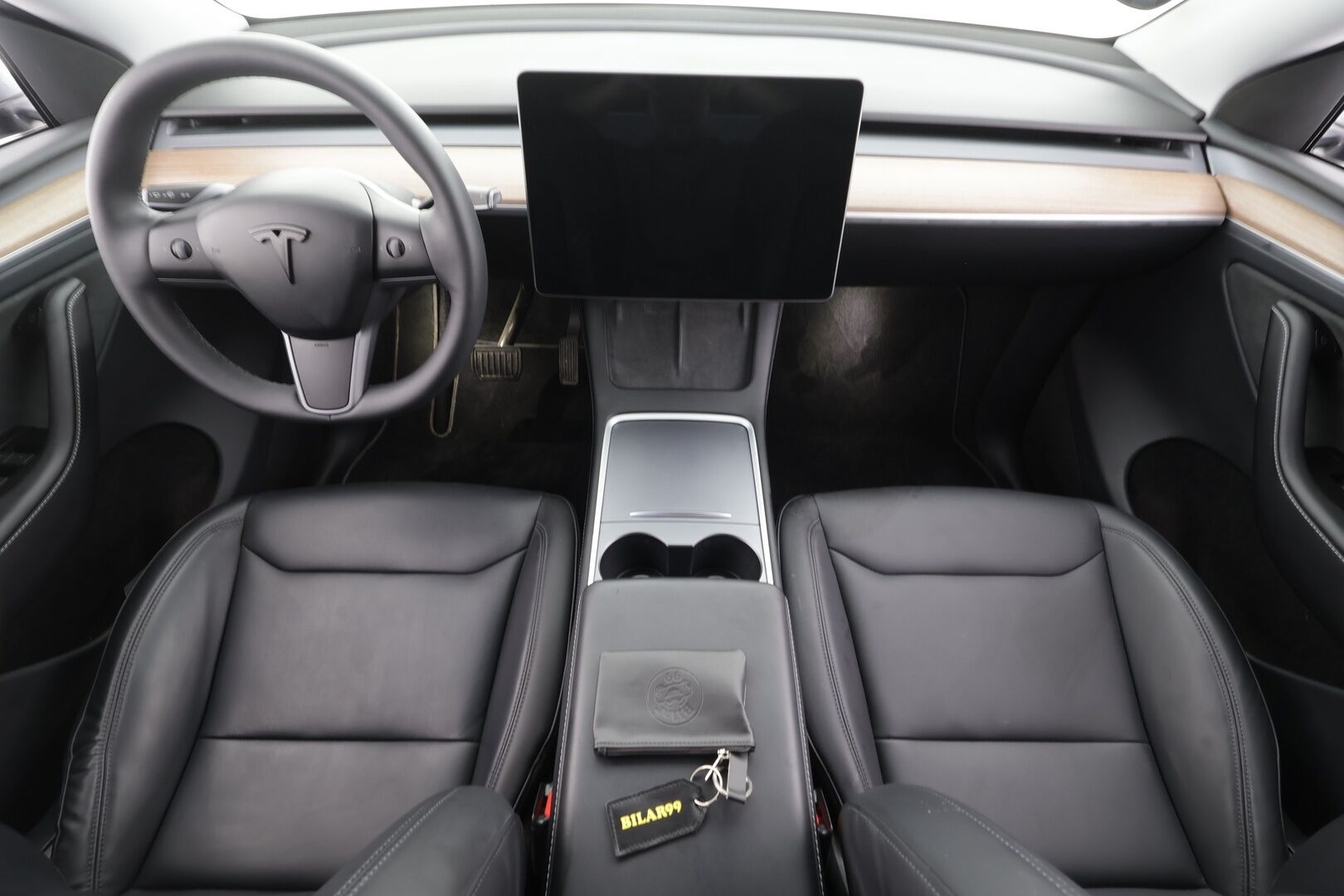 TESLA MODEL Y 2024 Long Range * Koukku / ILP / Lasikatto / ACC / Matrix-LED / P.Kamera / Muistipenkki / Premium Audio / Keyless * - Akku kuntotarkastettu SoH 95%