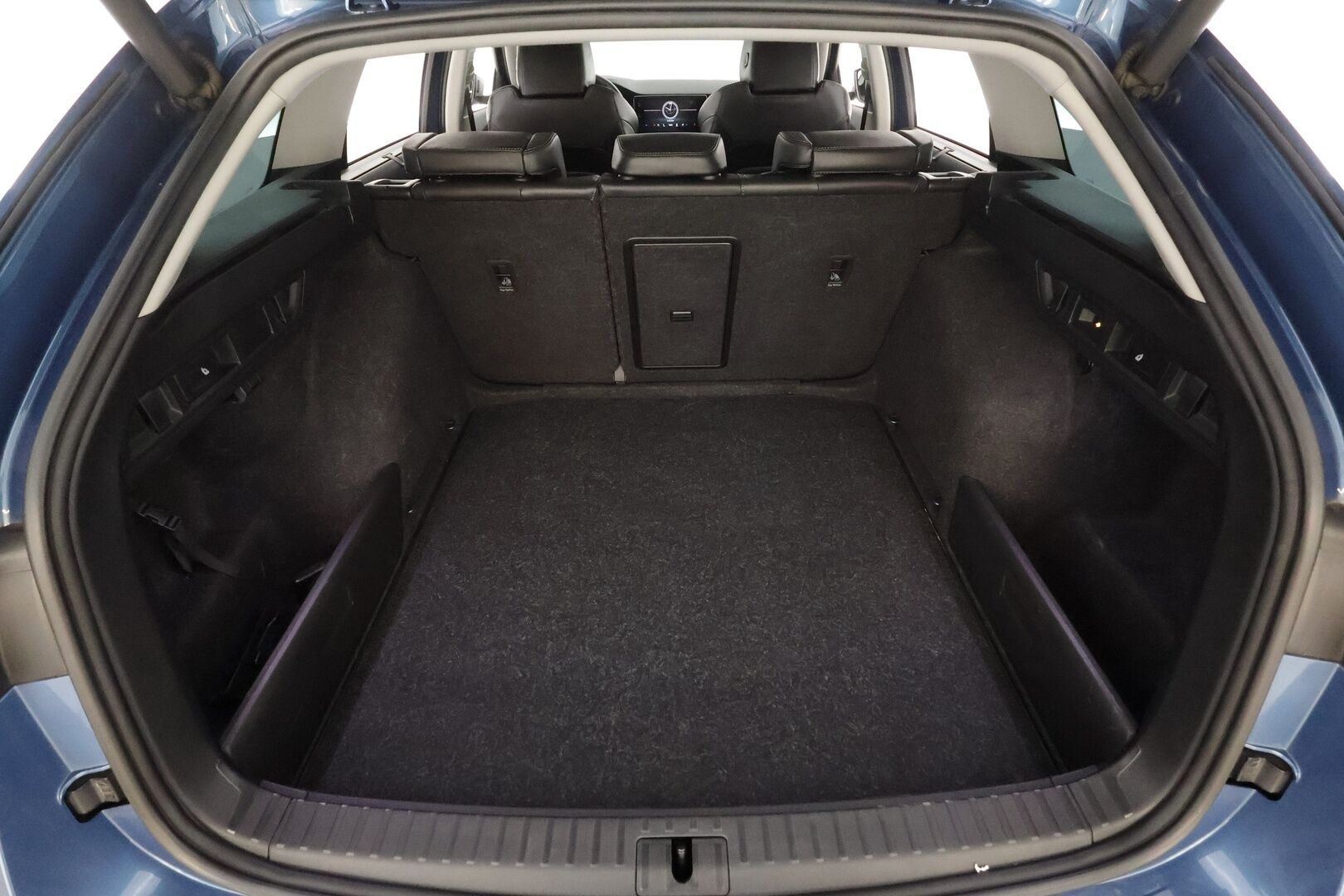 SKODA OCTAVIA 2021 Combi 2.0 TDI 150 4x4 Scout DSG Autom. - ACC | HUD | Koukku | Matrix-LED | Hierovat muistipenkit | P.Kamera | Keyless | Webasto | Merkkihuollettu
