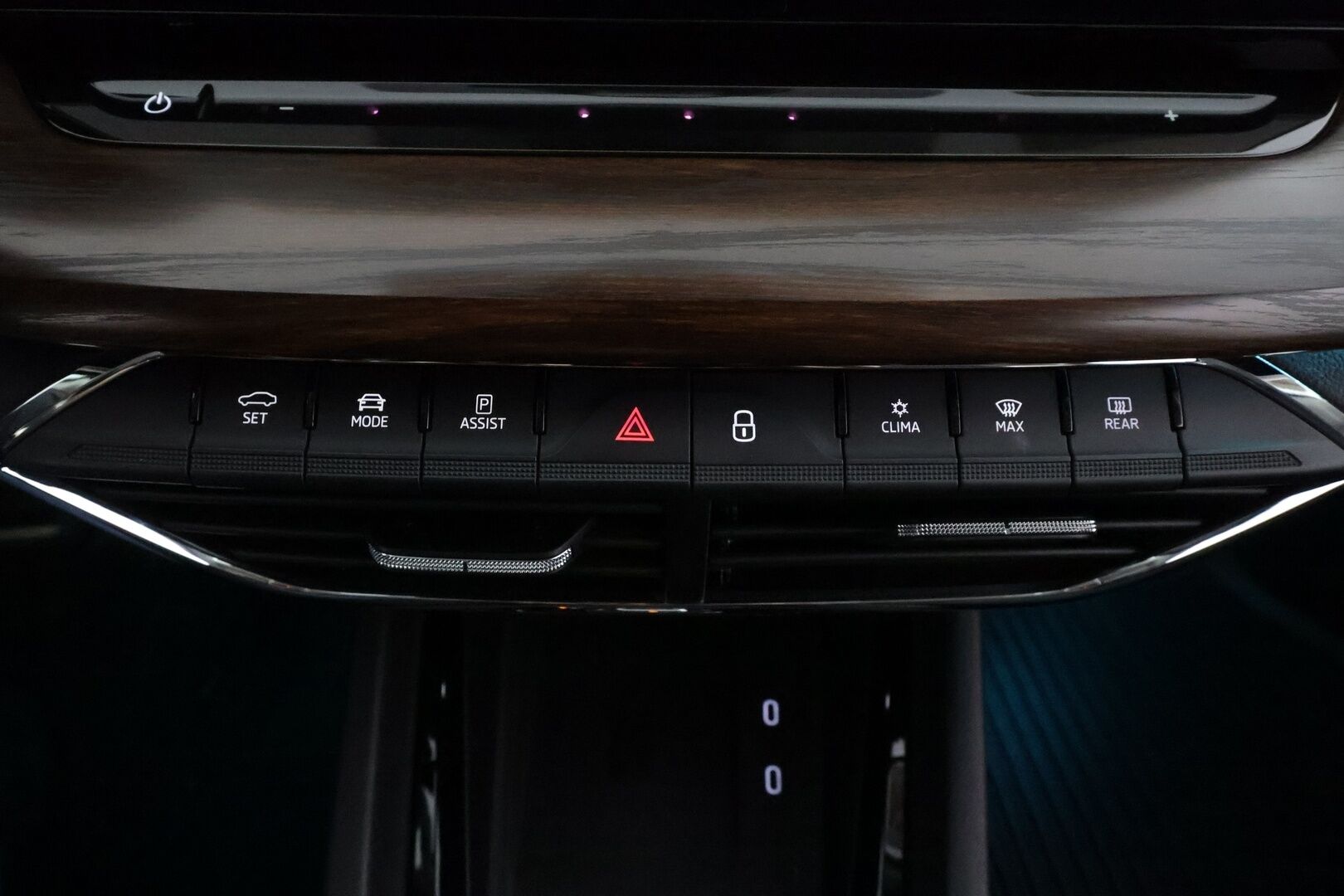 SKODA OCTAVIA 2021 Combi 2.0 TDI 200 4x4 Scout DSG * ACC / HUD / Koukku / Matrix-LED / Hierovat muistipenkit / P.Kamera / Keyless * - Webasto / Merkkihuollettu - HULLUT AVAJAISHULINAT KORKOTARJOUS 3,29 %