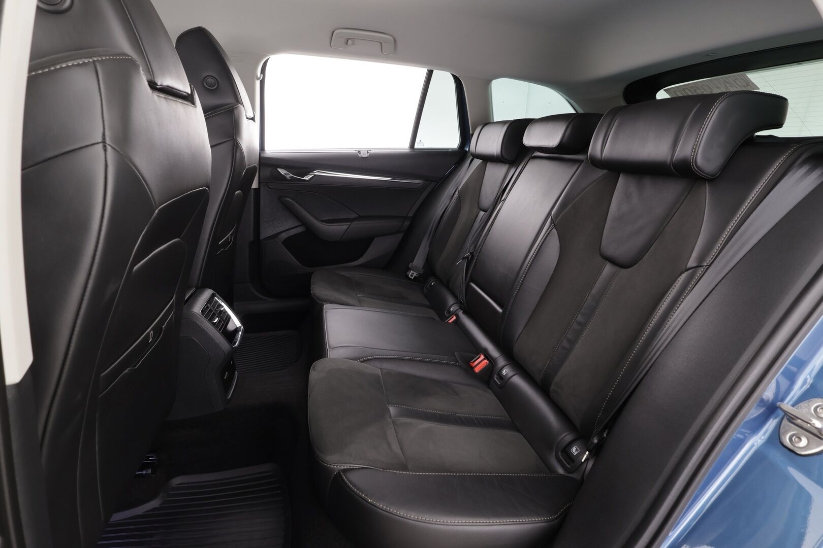 SKODA OCTAVIA 2021 Combi 2.0 TDI 150 4x4 Scout DSG Autom. - ACC | HUD | Koukku | Matrix-LED | Hierovat muistipenkit | P.Kamera | Keyless | Webasto | Merkkihuollettu