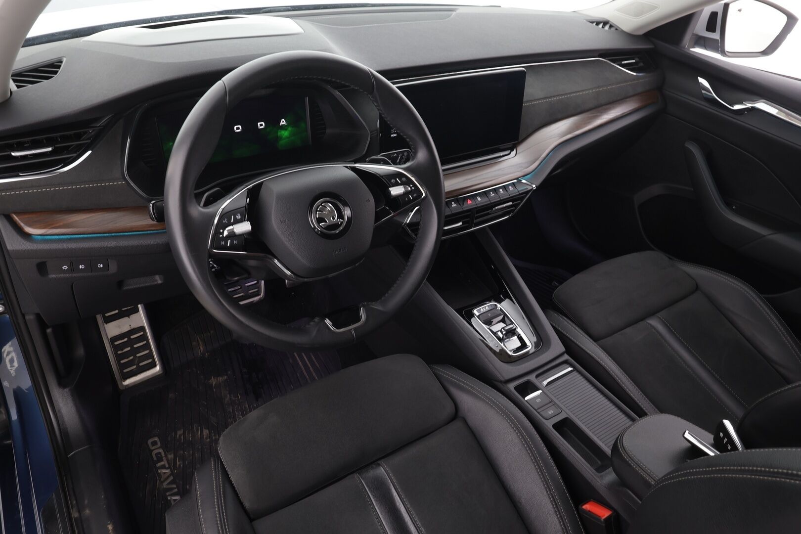SKODA OCTAVIA 2021 Combi 2.0 TDI 150 4x4 Scout DSG Autom. - ACC | HUD | Koukku | Matrix-LED | Hierovat muistipenkit | P.Kamera | Keyless | Webasto | Merkkihuollettu