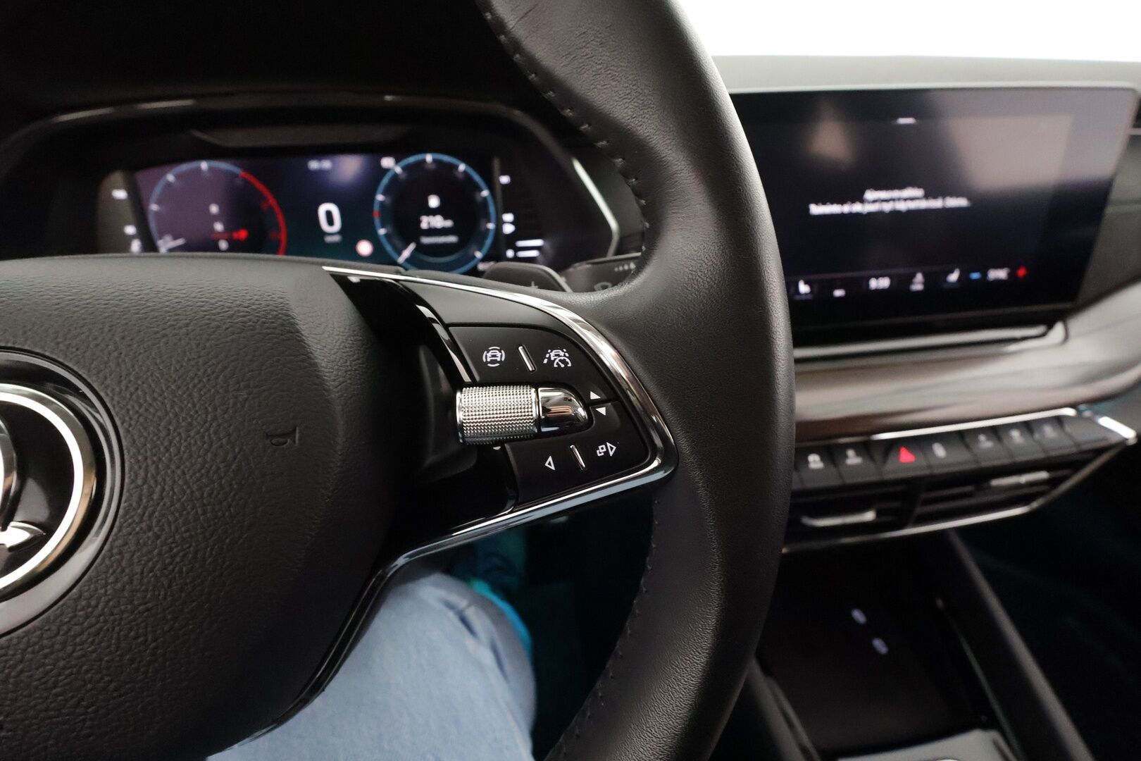 SKODA OCTAVIA 2021 Combi 2.0 TDI 150 4x4 Scout DSG Autom. - ACC | HUD | Koukku | Matrix-LED | Hierovat muistipenkit | P.Kamera | Keyless | Webasto | Merkkihuollettu