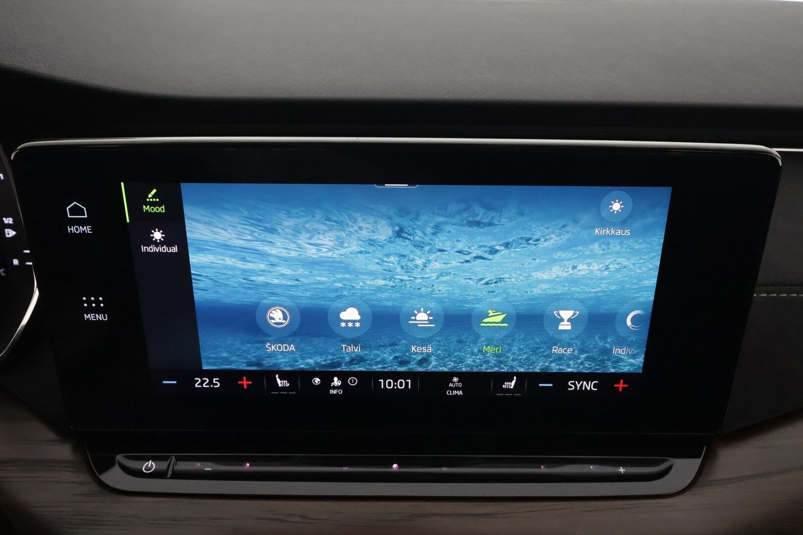 SKODA OCTAVIA 2021 Combi 2.0 TDI 150 4x4 Scout DSG Autom. - ACC | HUD | Koukku | Matrix-LED | Hierovat muistipenkit | P.Kamera | Keyless | Webasto | Merkkihuollettu