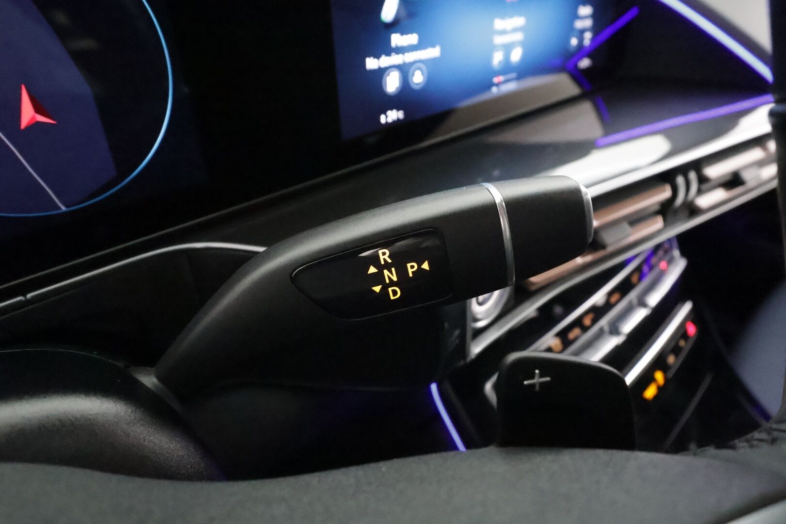 MERCEDES-BENZ EQC 2022 400 4Matic * Distronic+ / 360° / Muistipenkit / Lasikattoluukku / Multibeam / Keyless / Widescreen / Sähköluukku / Navi * - Akku kuntotarkastettu SoH 96,3% 