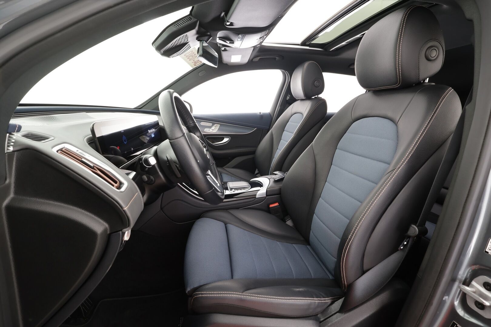 MERCEDES-BENZ EQC 2022 400 4Matic * Distronic+ / 360° / Muistipenkit / Lasikattoluukku / Multibeam / Keyless / Widescreen / Sähköluukku / Navi * - Akku kuntotarkastettu SoH 96,3% 