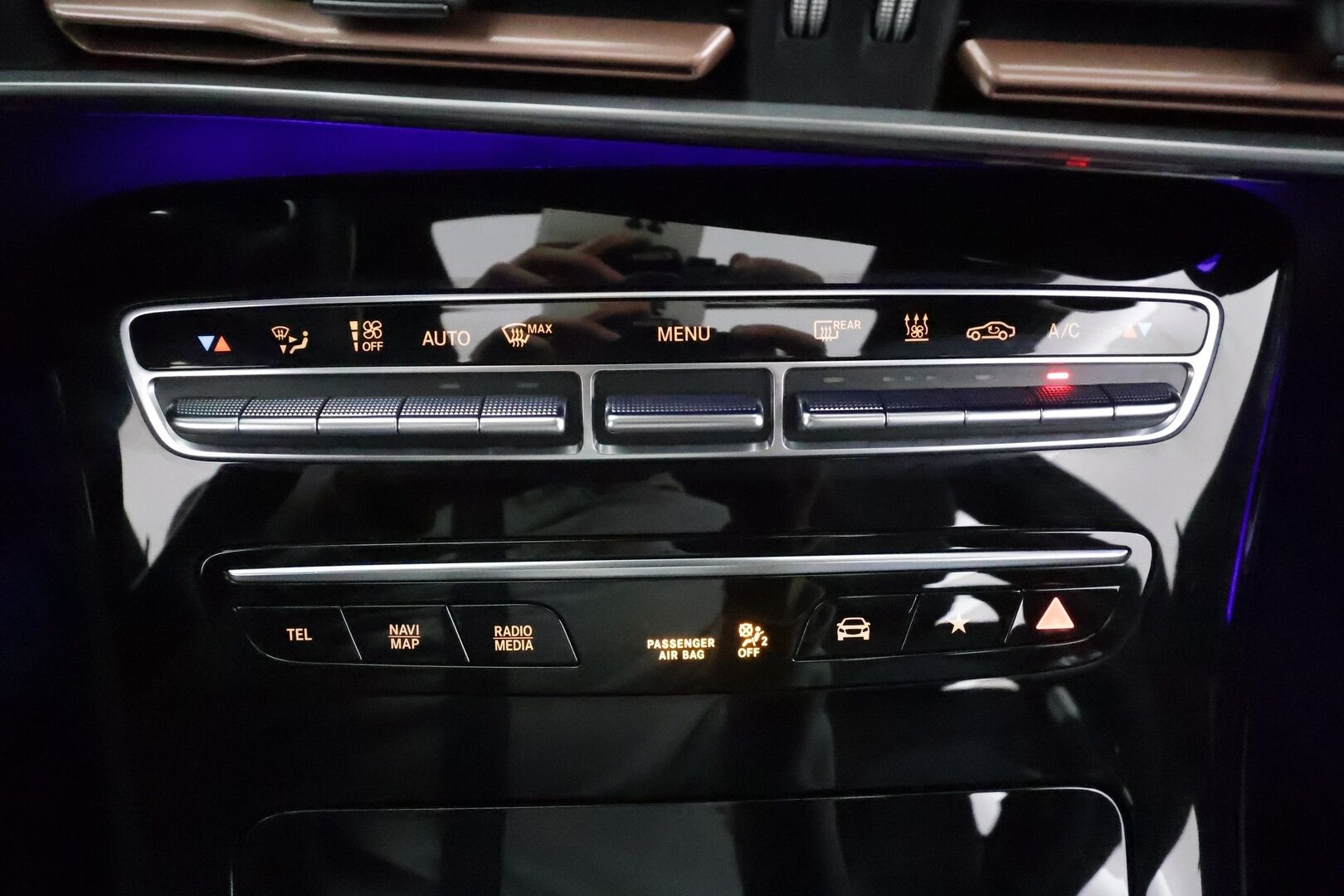 MERCEDES-BENZ EQC 2022 400 4Matic * Distronic+ / 360° / Muistipenkit / Lasikattoluukku / Multibeam / Keyless / Widescreen / Sähköluukku / Navi * - Akku kuntotarkastettu SoH 96,3% 