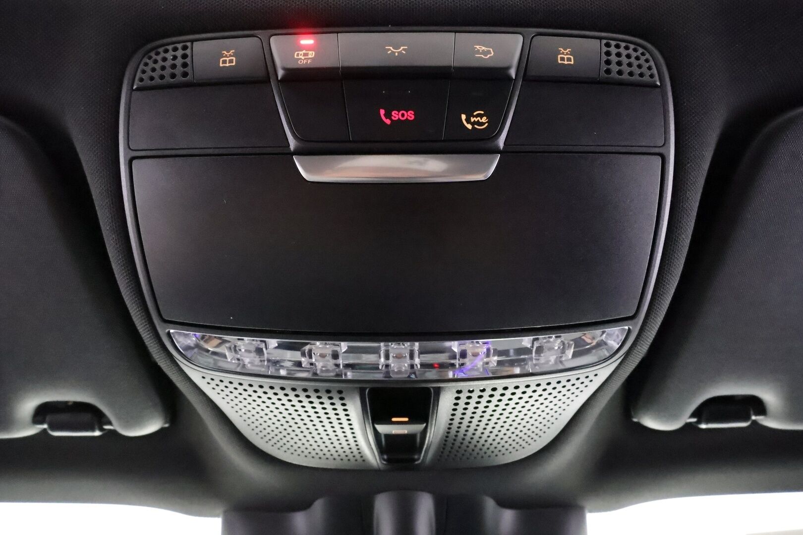 MERCEDES-BENZ EQC 2022 400 4Matic * Distronic+ / 360° / Muistipenkit / Lasikattoluukku / Multibeam / Keyless / Widescreen / Sähköluukku / Navi * - Akku kuntotarkastettu SoH 96,3% 