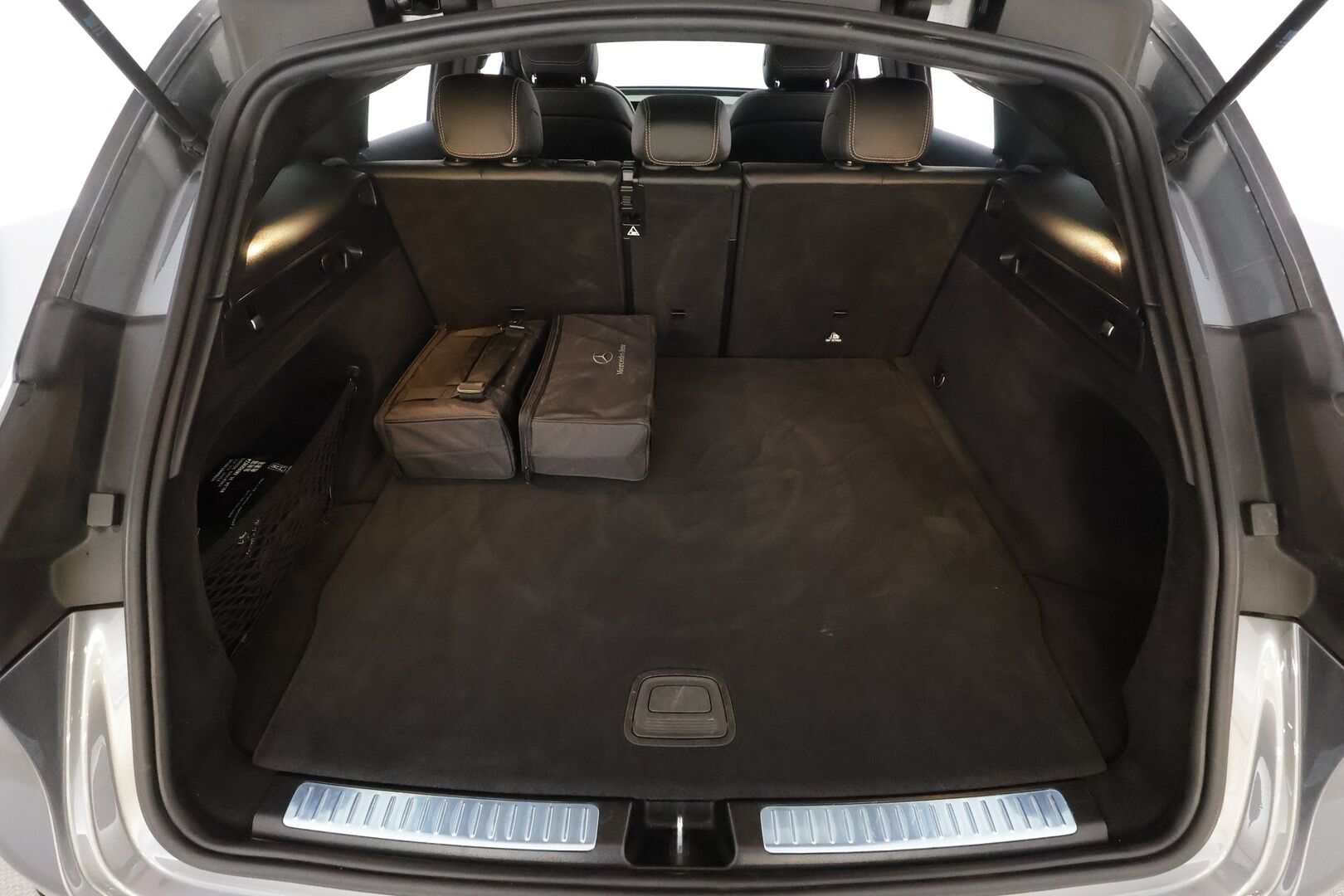 MERCEDES-BENZ EQC 2022 400 4Matic * Distronic+ / 360° / Muistipenkit / Lasikattoluukku / Multibeam / Keyless / Widescreen / Sähköluukku / Navi * - Akku kuntotarkastettu SoH 96,3% 