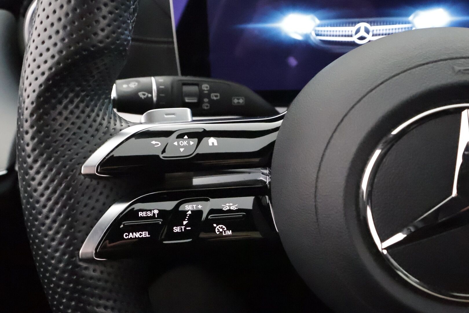 MERCEDES-BENZ E 2022 300 de 4MATIC AMG Premium Business *DTR+ / P.kamera / Koukku / Widescreen / Lasikattoluukku / Navi* - *Akku kuntotarkastettu / Kahdet renkaat aluvanteilla / Merkkihuollettu* - HULLUT AVAJAISHULINAT KORKOTARJOUS 3,29 %