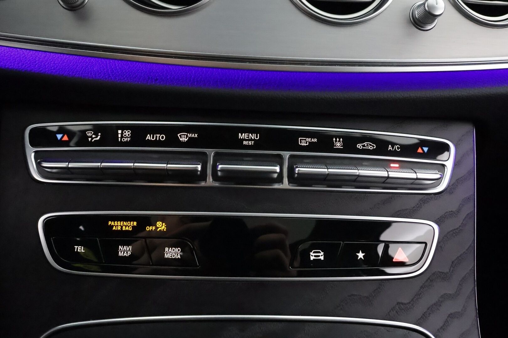 MERCEDES-BENZ E 2022 300 de 4MATIC AMG Premium Business *DTR+ / P.kamera / Koukku / Widescreen / Lasikattoluukku / Navi* - *Akku kuntotarkastettu / Kahdet renkaat aluvanteilla / Merkkihuollettu* - HULLUT AVAJAISHULINAT KORKOTARJOUS 3,29 %