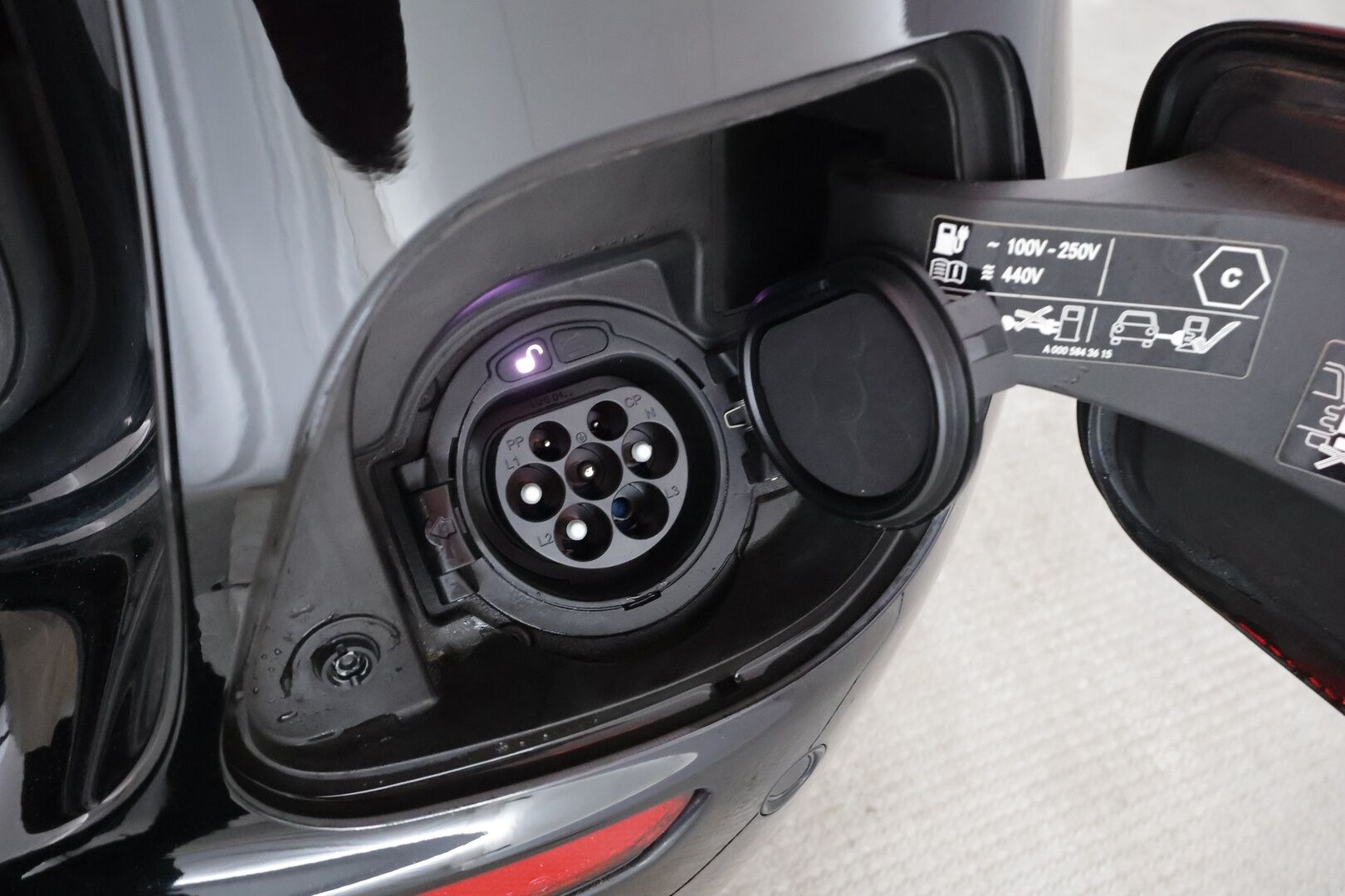 MERCEDES-BENZ E 2022 300 de 4MATIC AMG Premium Business *DTR+ / P.kamera / Koukku / Widescreen / Lasikattoluukku / Navi* - *Akku kuntotarkastettu / Kahdet renkaat aluvanteilla / Merkkihuollettu* - HULLUT AVAJAISHULINAT KORKOTARJOUS 3,29 %