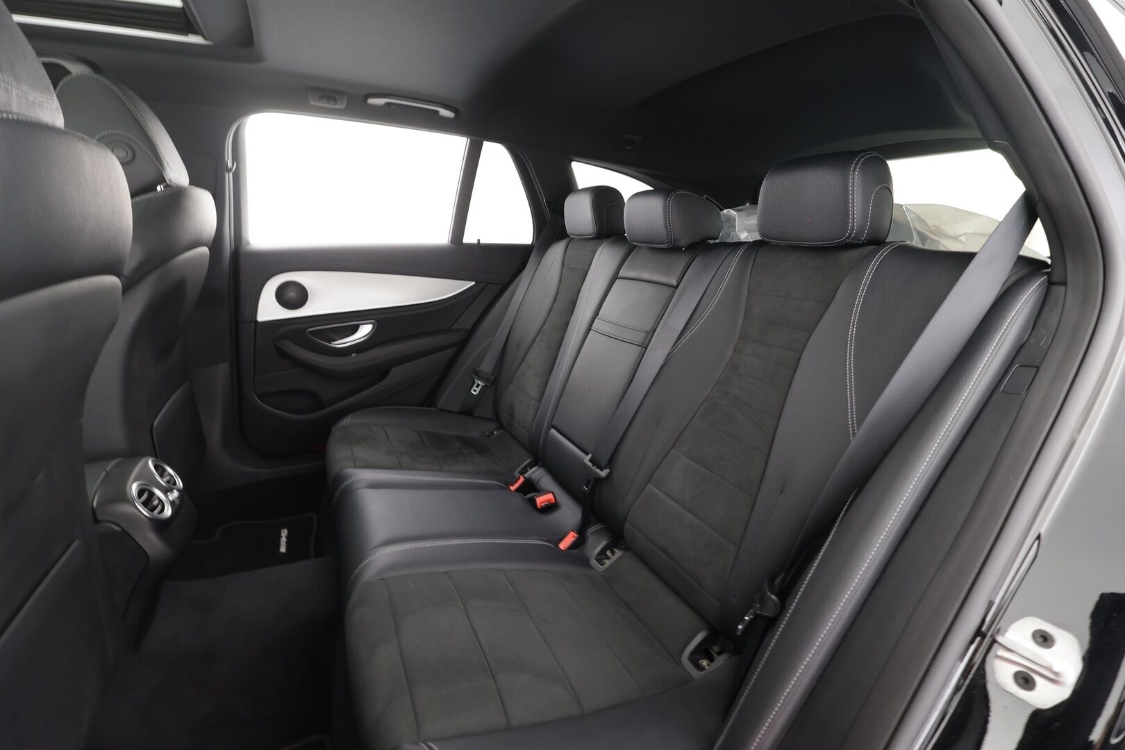 MERCEDES-BENZ E 2022 300 de 4MATIC AMG Premium Business *DTR+ / P.kamera / Koukku / Widescreen / Lasikattoluukku / Navi* - *Akku kuntotarkastettu / Kahdet renkaat aluvanteilla / Merkkihuollettu* - HULLUT AVAJAISHULINAT KORKOTARJOUS 3,29 %