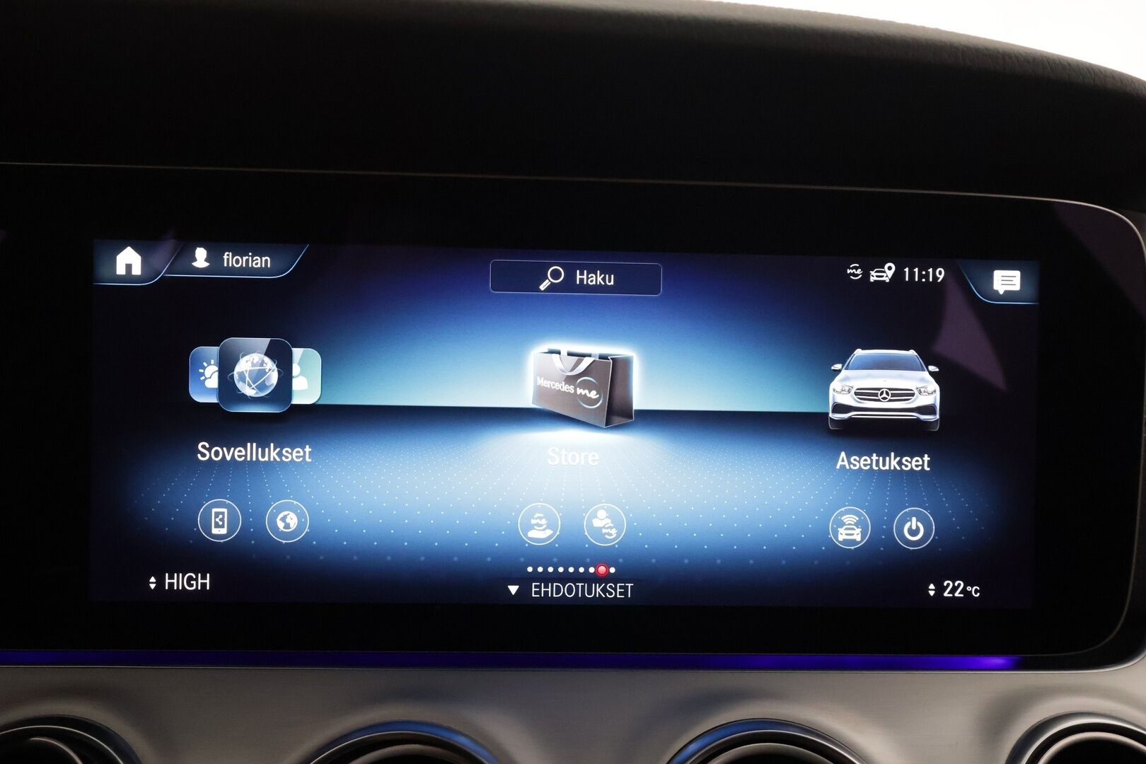 MERCEDES-BENZ E 2022 300 de 4MATIC AMG Premium Business *DTR+ / P.kamera / Koukku / Widescreen / Lasikattoluukku / Navi* - *Akku kuntotarkastettu / Kahdet renkaat aluvanteilla / Merkkihuollettu* - HULLUT AVAJAISHULINAT KORKOTARJOUS 3,29 %