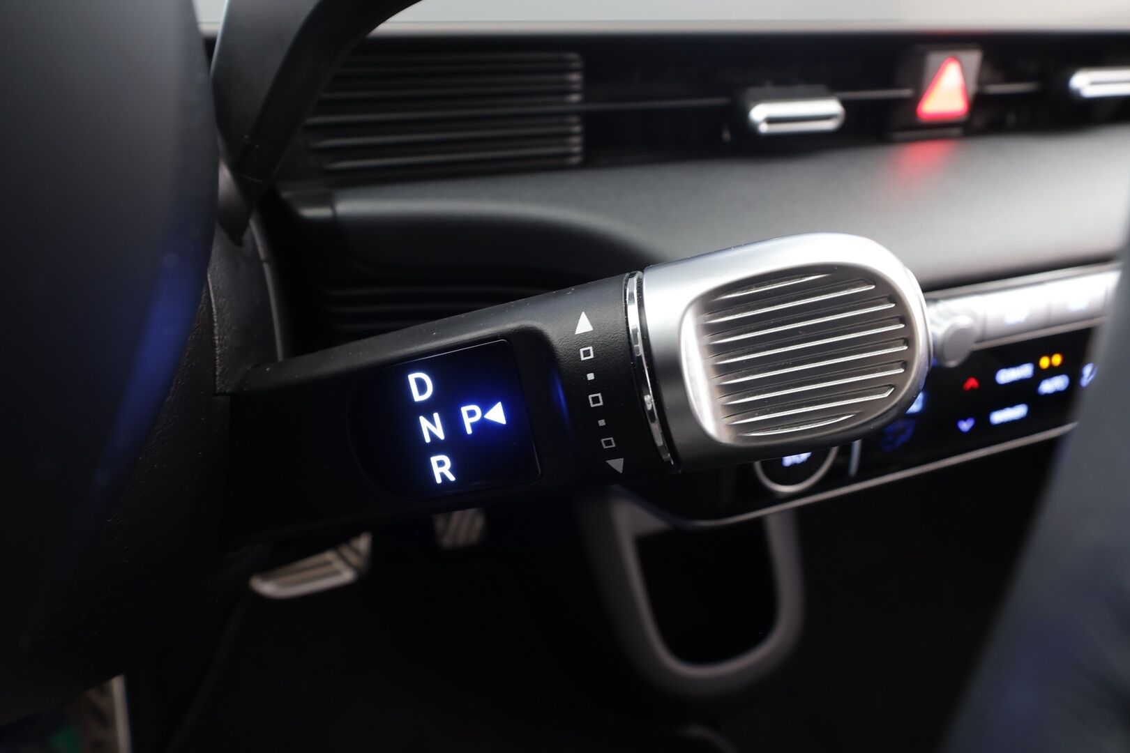 HYUNDAI IONIQ 5 2022 73 kWh 217 hv Premium * ACC / HUD / ILP / Ilmastoidut nahat / 360° / Bose / Keyless / Sähköluukku * - Kahdet renkaat aluvanteilla / Merkkihuollettu