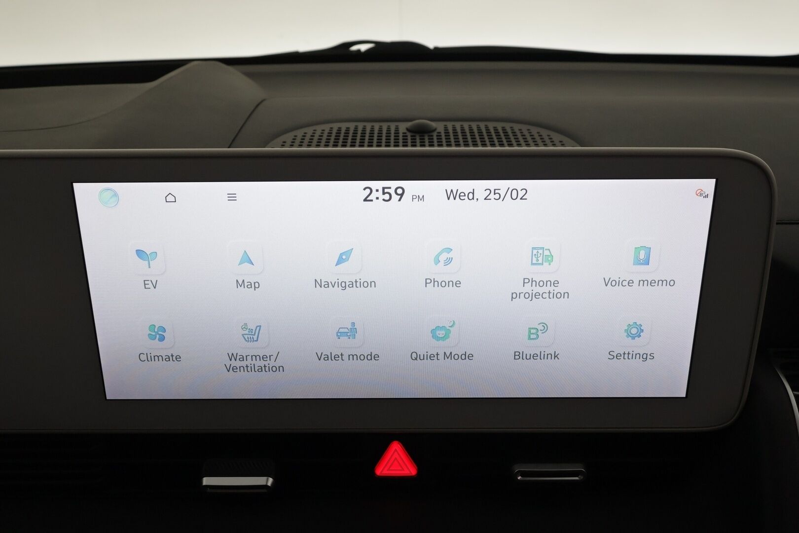 HYUNDAI IONIQ 5 2022 73 kWh 217 hv Premium * ACC / HUD / ILP / Ilmastoidut nahat / 360° / Bose / Keyless / Sähköluukku * - Kahdet renkaat aluvanteilla / Merkkihuollettu