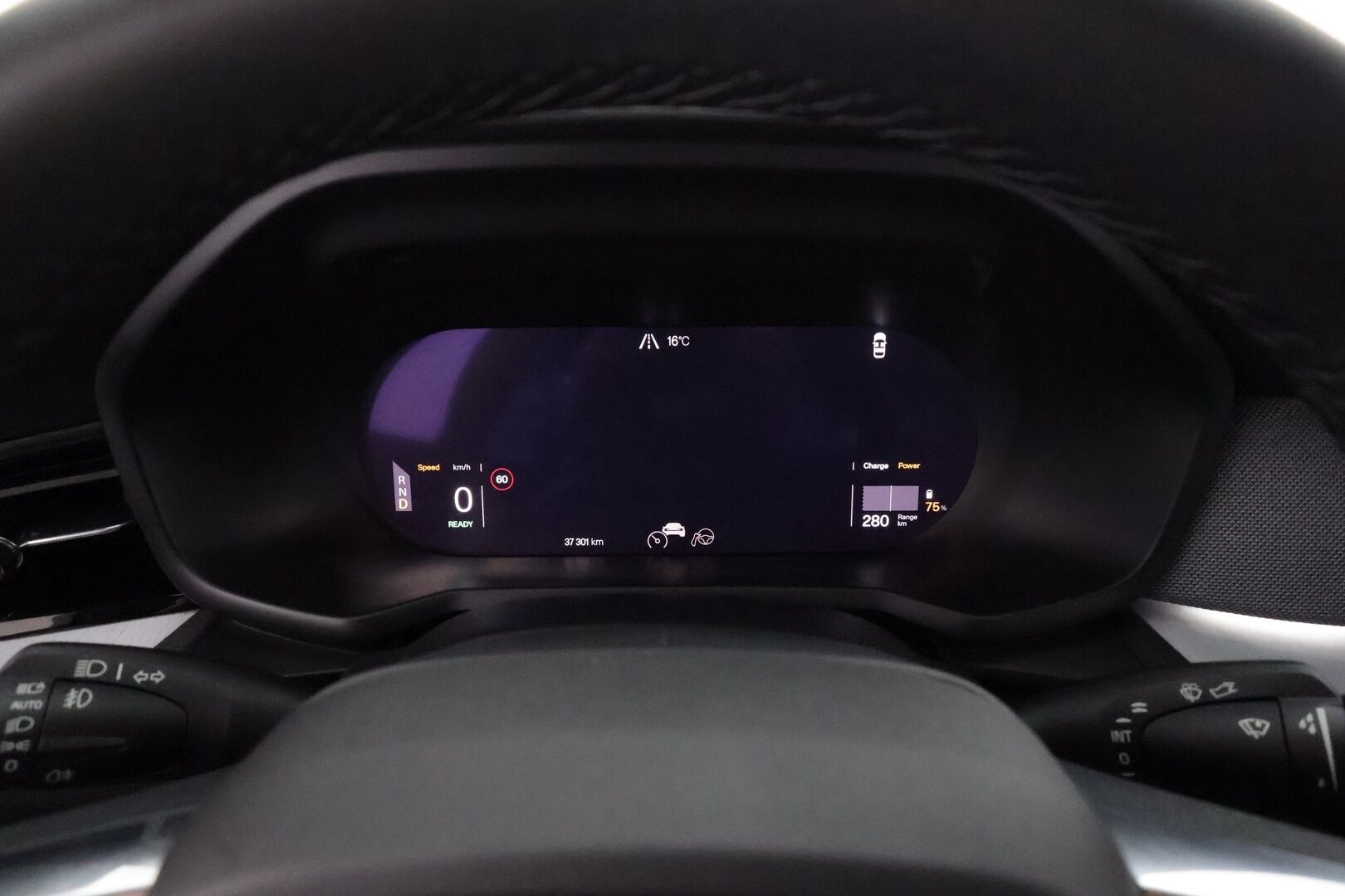 POLESTAR 2 2023 Long Range AWD 78 kWh * ACC / H&K / ILP / 360° / Lasikatto / Muistipenkki / Ilmastoidut nahat / Keyless * - Kahdet renkaat aluvanteilla / Merkkihuollettu 