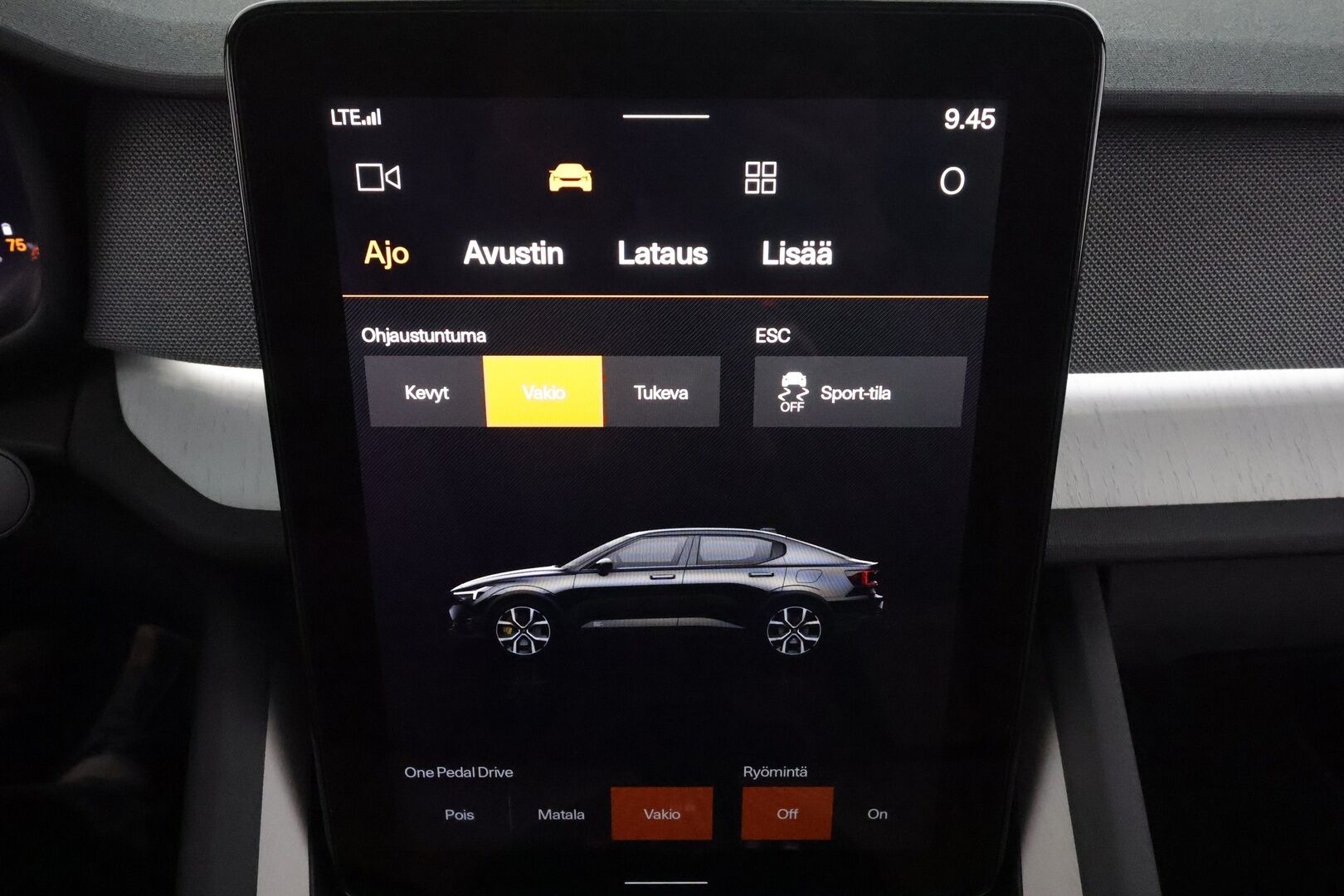 POLESTAR 2 2023 Long Range AWD 78 kWh * ACC / H&K / ILP / 360° / Lasikatto / Muistipenkki / Ilmastoidut nahat / Keyless * - Kahdet renkaat aluvanteilla / Merkkihuollettu 