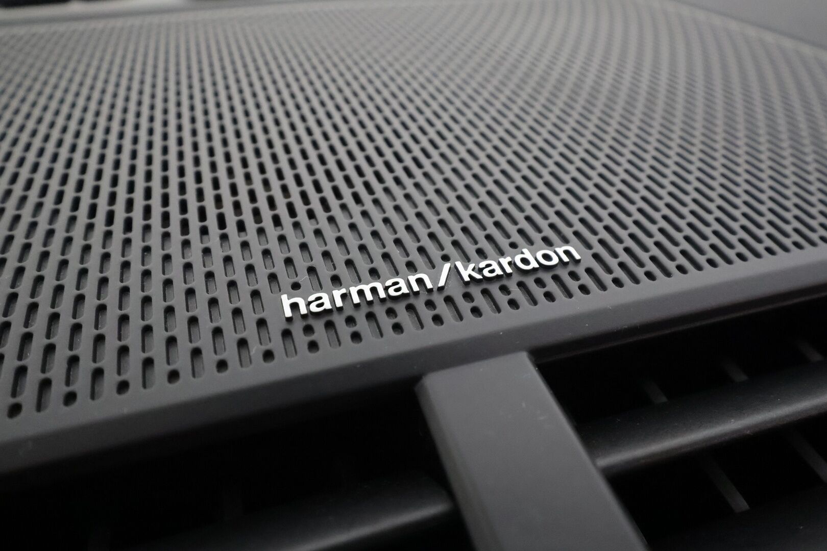 POLESTAR 2 2023 Long Range AWD 78 kWh * ACC / H&K / ILP / 360° / Lasikatto / Muistipenkki / Ilmastoidut nahat / Keyless * - Kahdet renkaat aluvanteilla / Merkkihuollettu 