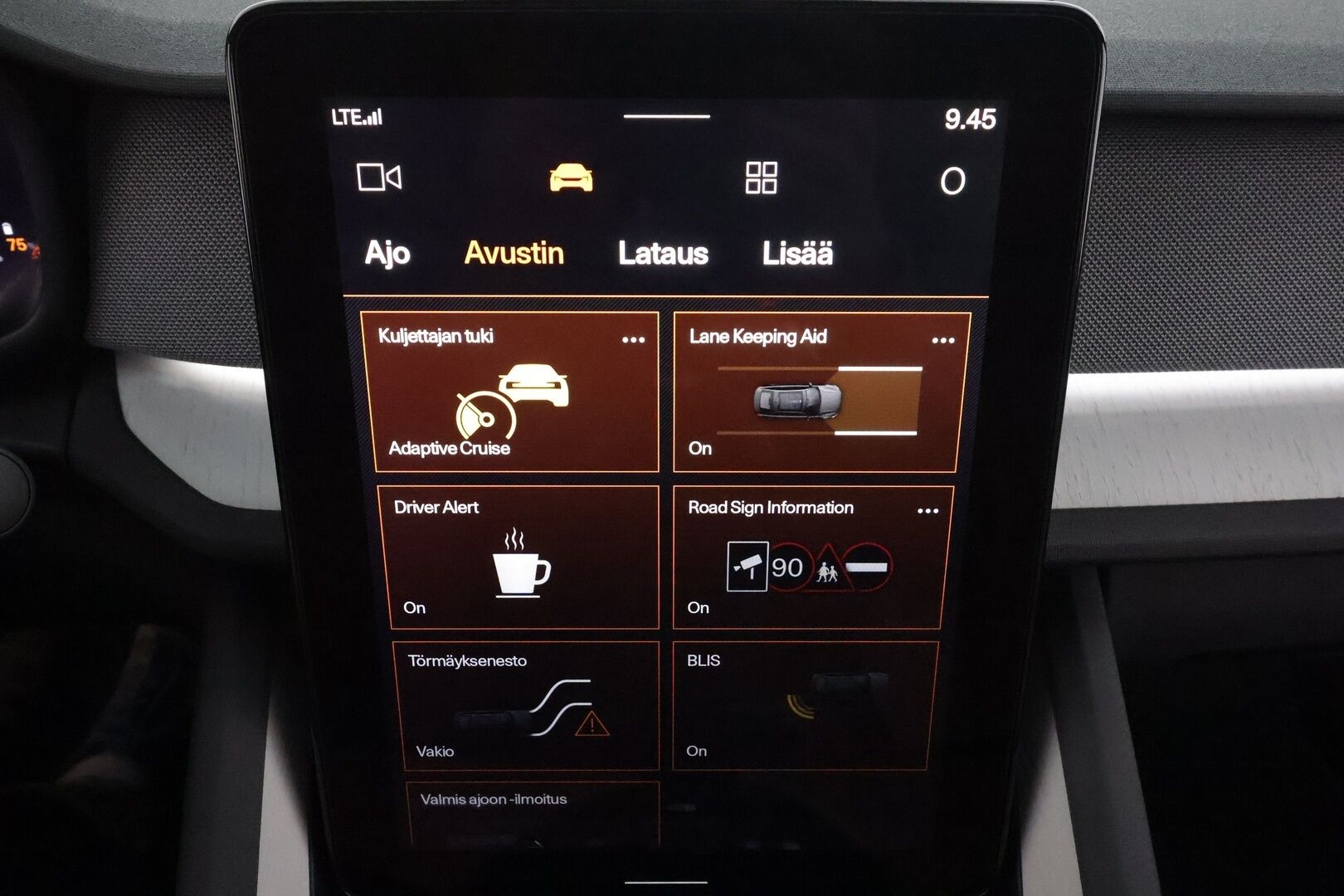 POLESTAR 2 2023 Long Range AWD 78 kWh * ACC / H&K / ILP / 360° / Lasikatto / Muistipenkki / Ilmastoidut nahat / Keyless * - Kahdet renkaat aluvanteilla / Merkkihuollettu 