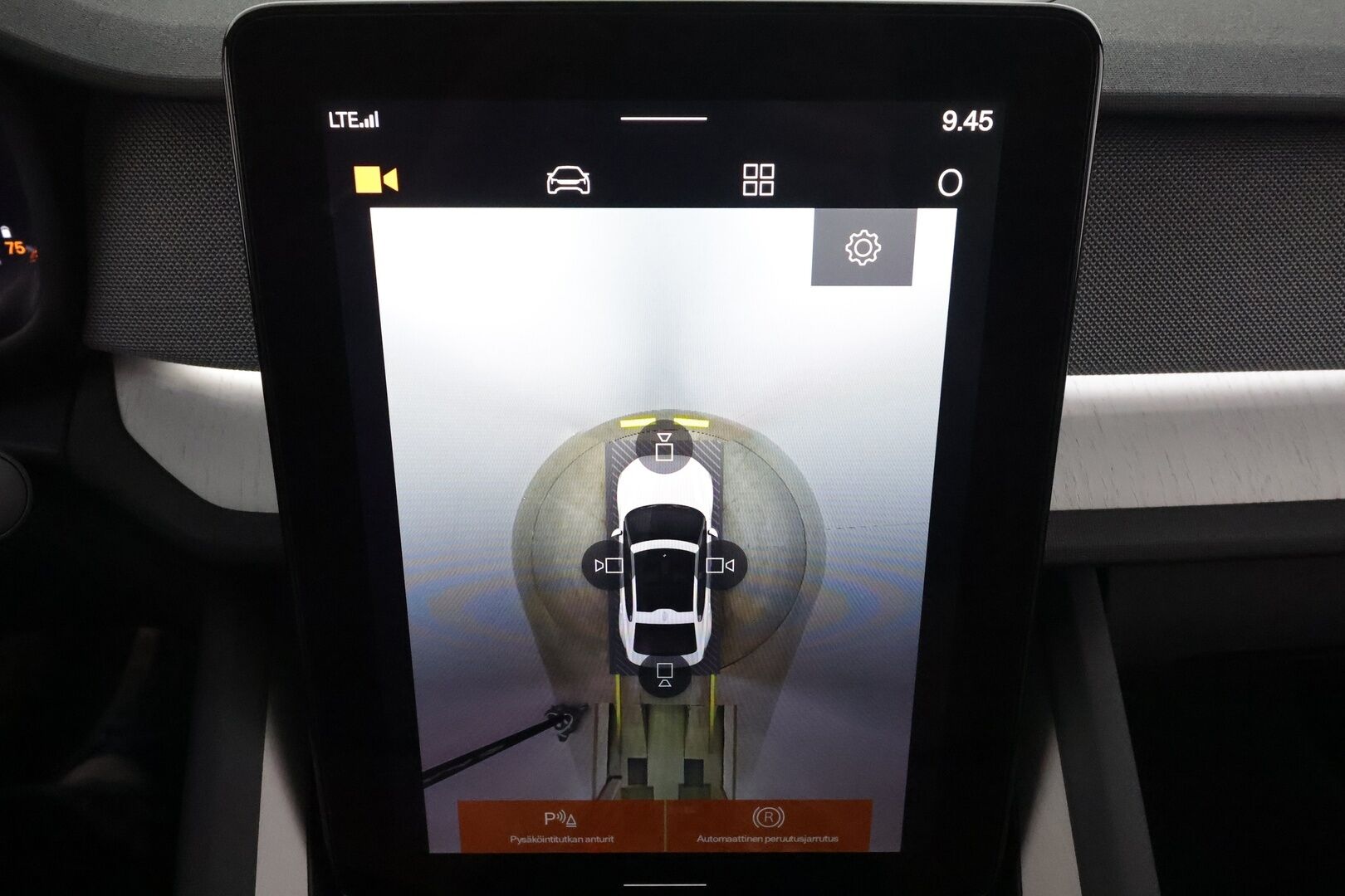 POLESTAR 2 2023 Long Range AWD 78 kWh * ACC / H&K / ILP / 360° / Lasikatto / Muistipenkki / Ilmastoidut nahat / Keyless * - Kahdet renkaat aluvanteilla / Merkkihuollettu 