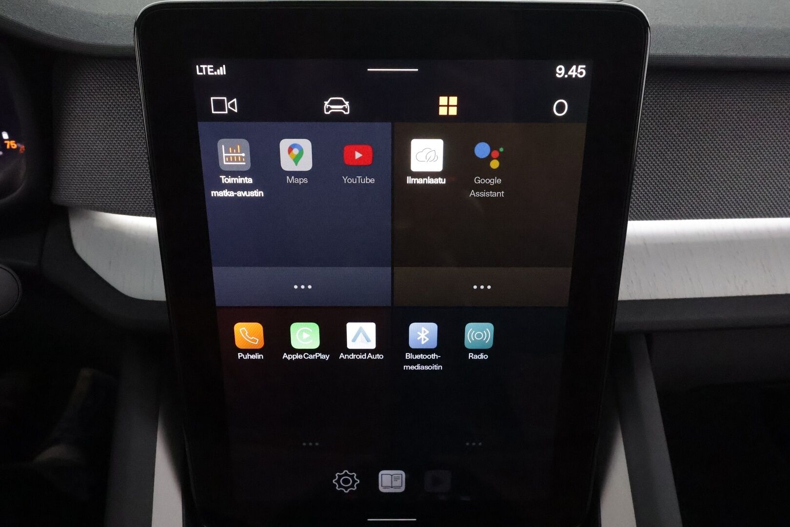 POLESTAR 2 2023 Long Range AWD 78 kWh * ACC / H&K / ILP / 360° / Lasikatto / Muistipenkki / Ilmastoidut nahat / Keyless * - Kahdet renkaat aluvanteilla / Merkkihuollettu 