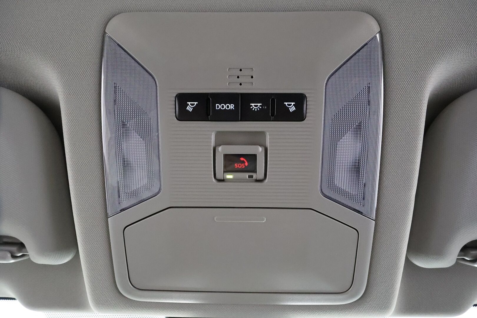 TOYOTA RAV4 2023 2.5 Hybrid Adventure AWD * ACC / P.kamera / Nahat / Koukku / Sähköpenkki / Keyless / Facelift  / Digimittaristo * - Kahdet renkaat aluvanteilla / Merkkihuollettu