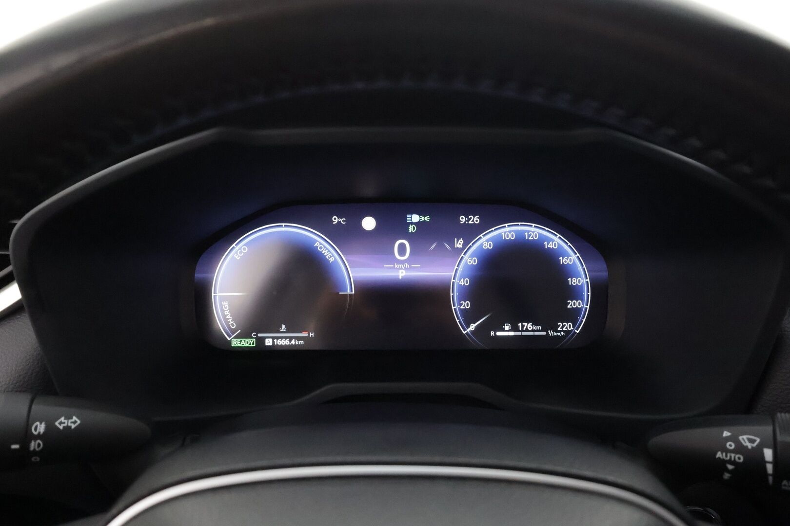 TOYOTA RAV4 2023 2.5 Hybrid Adventure AWD * ACC / P.kamera / Nahat / Koukku / Sähköpenkki / Keyless / Facelift  / Digimittaristo * - Kahdet renkaat aluvanteilla / Merkkihuollettu