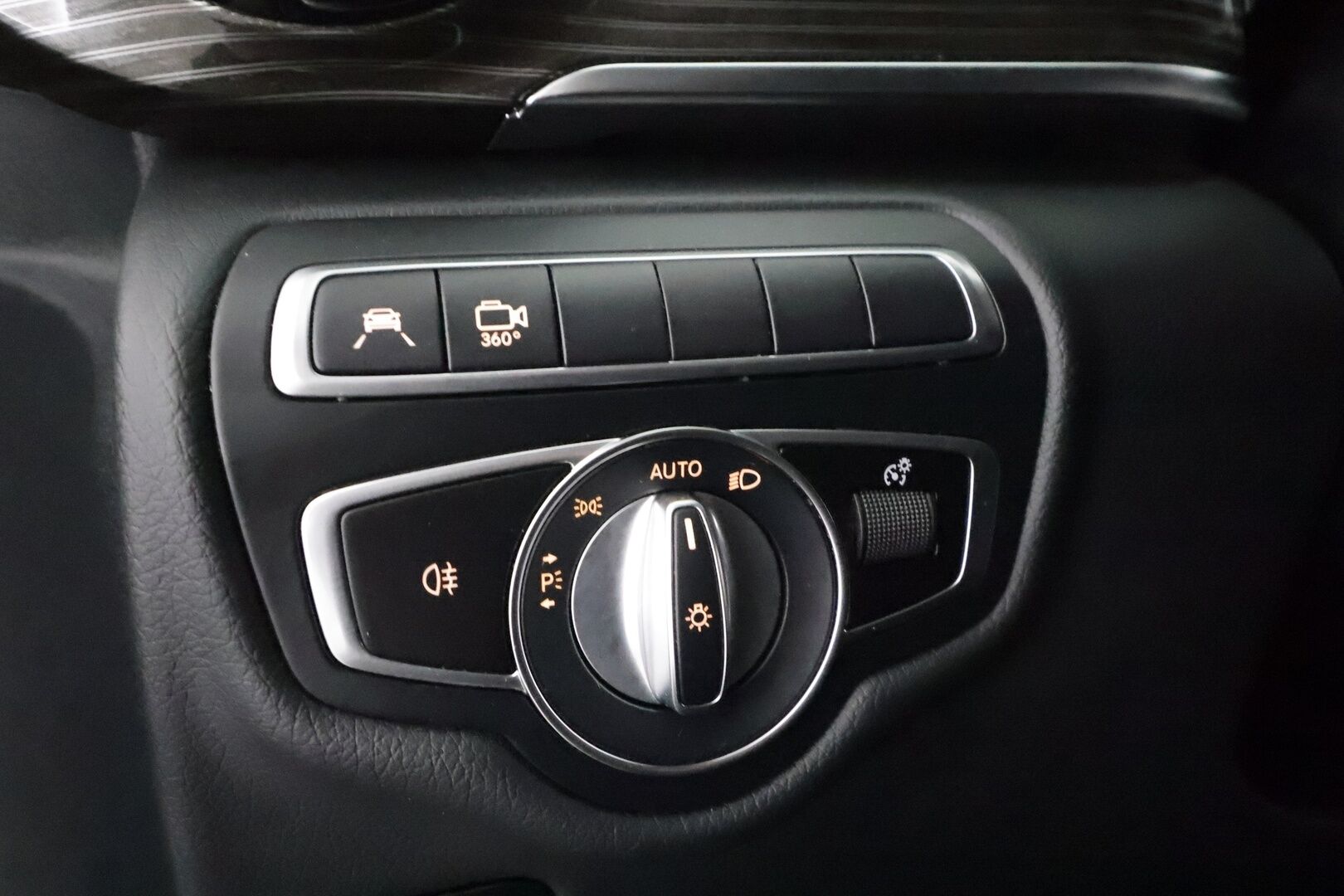 MERCEDES-BENZ EQV 2021 300e A2 Keskipitkä 8-hlö * Distronic / Burmester® / 360° / Tuuletetut täysnahat / BLIS / Sähkö-ovet  / Sähkökontti / ILS-LED / Navi * - Supervarusteet / Akku kuntotarkastettu SOH 96 % / Merkkihuollettu - HULLUT AVAJAISHULINAT KORKOTARJOUS 3,29 %