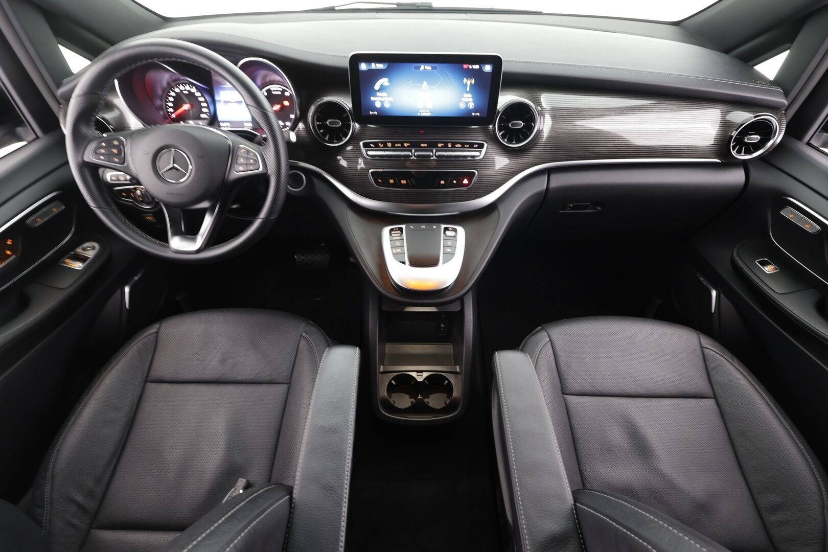 MERCEDES-BENZ EQV 2021 300e A2 Keskipitkä 8-hlö * Distronic / Burmester® / 360° / Tuuletetut täysnahat / BLIS / Sähkö-ovet  / Sähkökontti / ILS-LED / Navi * - Supervarusteet / Akku kuntotarkastettu SOH 96 % / Merkkihuollettu - HULLUT AVAJAISHULINAT KORKOTARJOUS 3,29 %