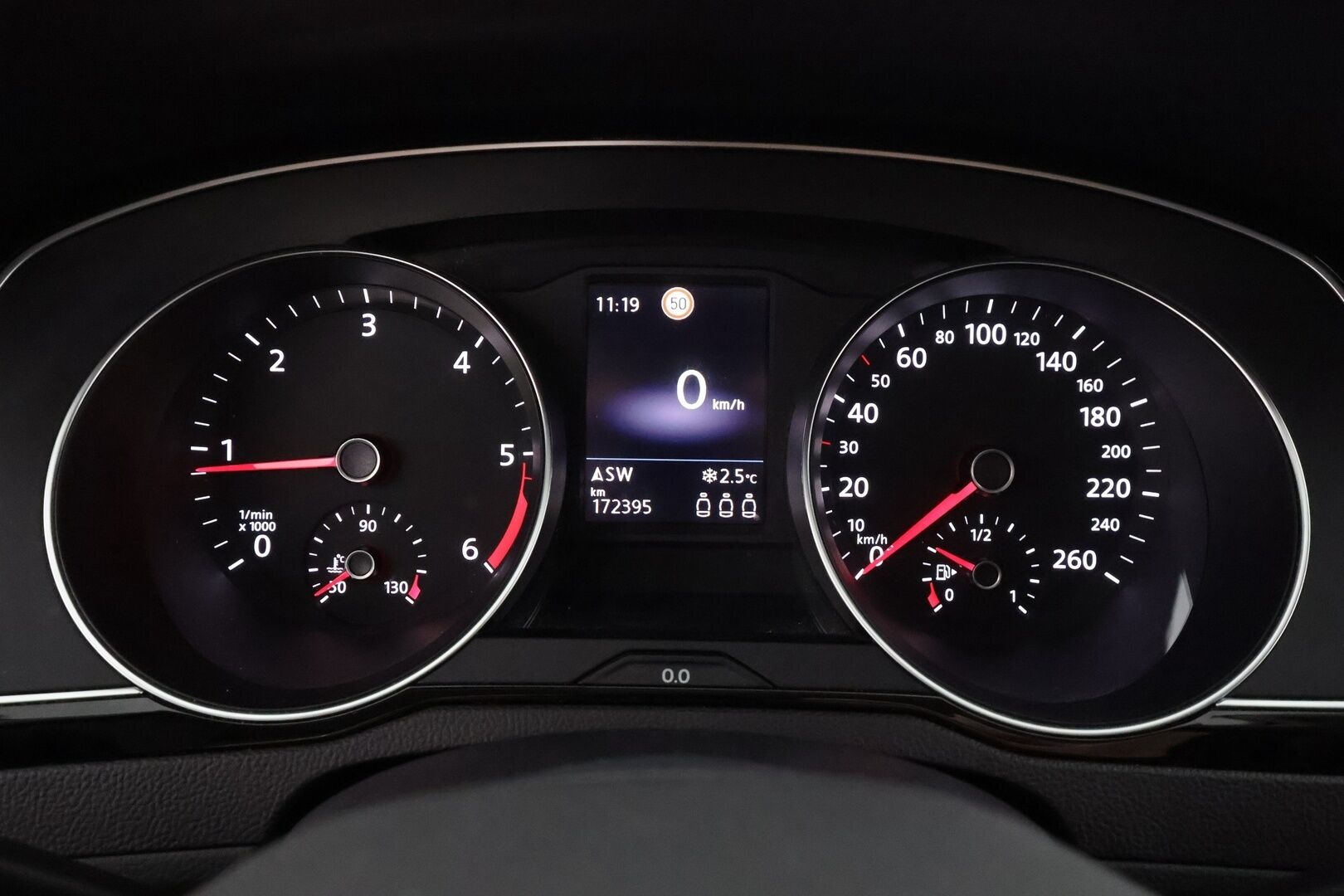 VOLKSWAGEN PASSAT 2023 Variant 2.0 TDi 110 kW M6 * ACC / P.kamera / LED / Navi / Muistipenkki hieronnalla / Webasto / H&K / Keyless * - Kahdet renkaat aluvanteilla / Merkkihuollettu