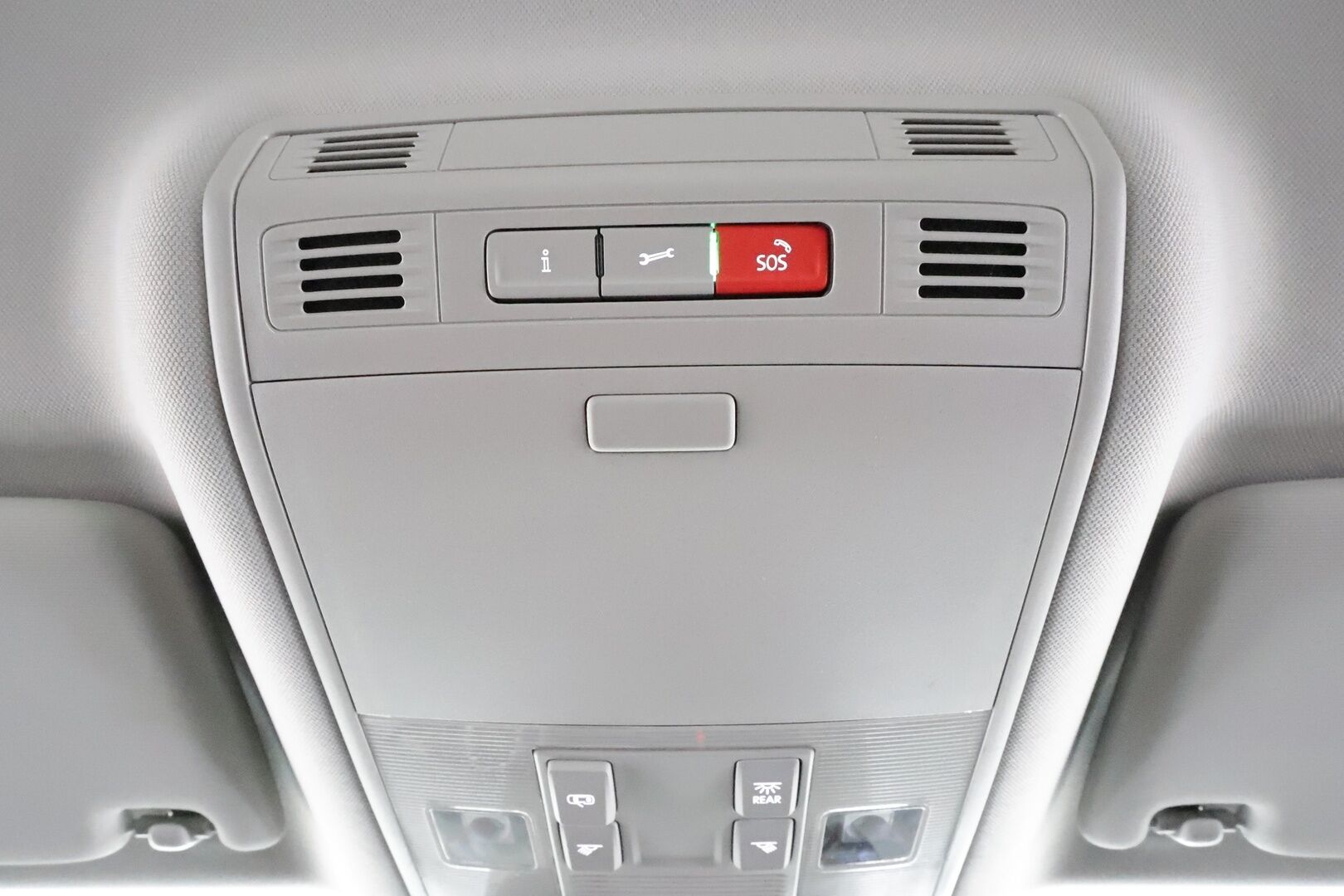 VOLKSWAGEN PASSAT 2023 Variant 2.0 TDi 110 kW M6 * ACC / P.kamera / LED / Navi / Muistipenkki hieronnalla / Webasto / H&K / Keyless * - Kahdet renkaat aluvanteilla / Merkkihuollettu