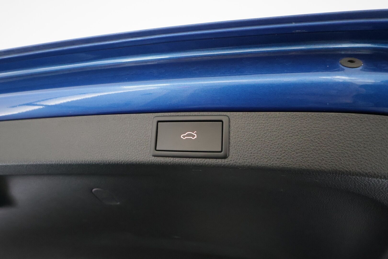 SKODA OCTAVIA 2023 1.4TSI PHEV RS iV DSG * ACC / HUD / Webasto / Hierovat muistipenkit / Canton / Matrix LED / P.kamera / Navi / Keyless * - Kahdet renkaat aluvanteilla / Merkkihuollettu / Huippuvarusteet