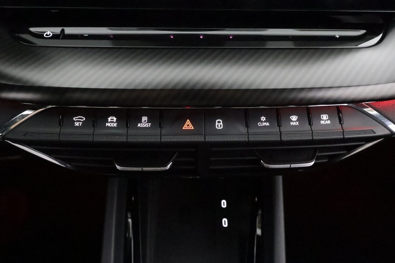 SKODA OCTAVIA 2023 1.4TSI PHEV RS iV DSG * ACC / HUD / Webasto / Hierovat muistipenkit / Canton / Matrix LED / P.kamera / Navi / Keyless * - Kahdet renkaat aluvanteilla / Merkkihuollettu / Huippuvarusteet