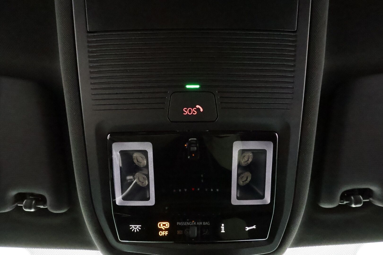 SKODA OCTAVIA 2023 1.4TSI PHEV RS iV DSG * ACC / HUD / Webasto / Hierovat muistipenkit / Canton / Matrix LED / P.kamera / Navi / Keyless * - Kahdet renkaat aluvanteilla / Merkkihuollettu / Huippuvarusteet