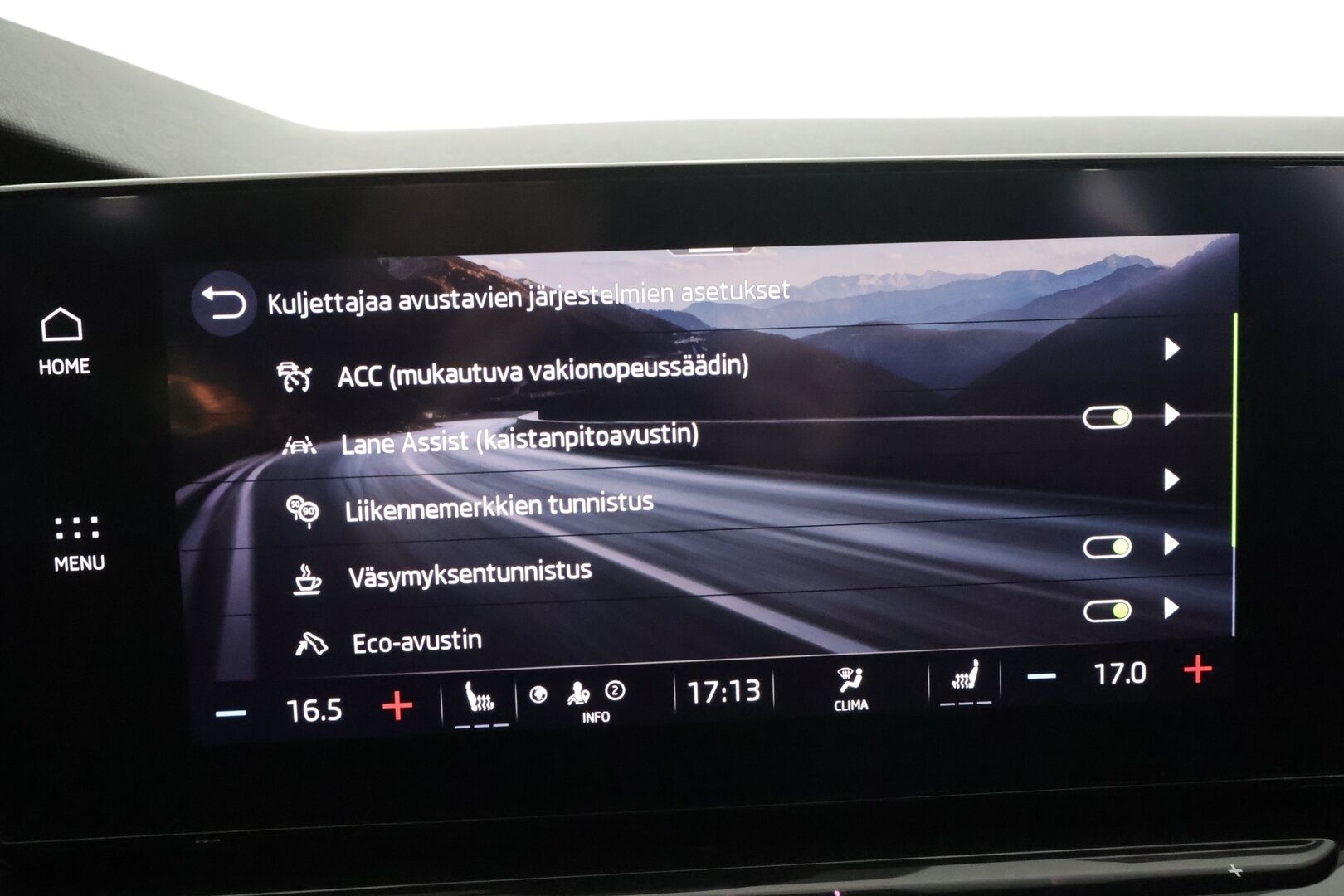 SKODA OCTAVIA 2022 Combi RS 4x4 2.0 TDI 147kW * ACC / HUD / P.kamera / Webasto / Matrix LED / Koukku / Keyless / Navi * - Merkkihuollettu