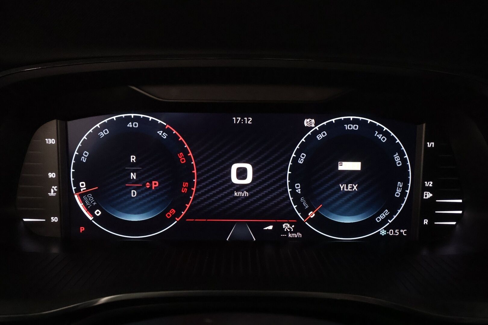 SKODA OCTAVIA 2022 Combi RS 4x4 2.0 TDI 147kW * ACC / HUD / P.kamera / Webasto / Matrix LED / Koukku / Keyless / Navi * - Merkkihuollettu