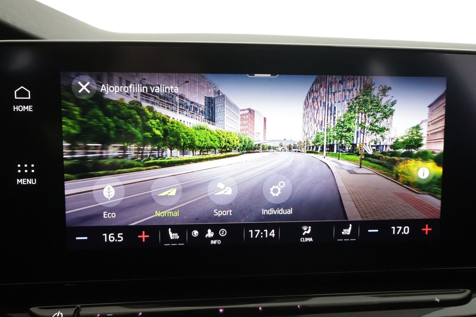 SKODA OCTAVIA 2022 Combi RS 4x4 2.0 TDI 147kW * ACC / HUD / P.kamera / Webasto / Matrix LED / Koukku / Keyless / Navi * - Merkkihuollettu