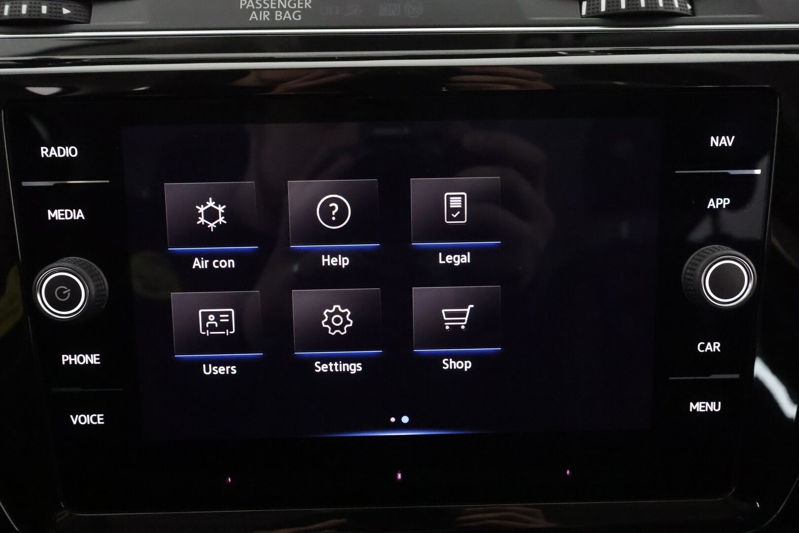 VOLKSWAGEN TOURAN 2023 Highline 2.0 TDI 110kW DSG 7-P * ACC / P.kamera / Adap.LED / Koukku / Webasto / Navi / Hierovat penkit * - Merkkihuollettu