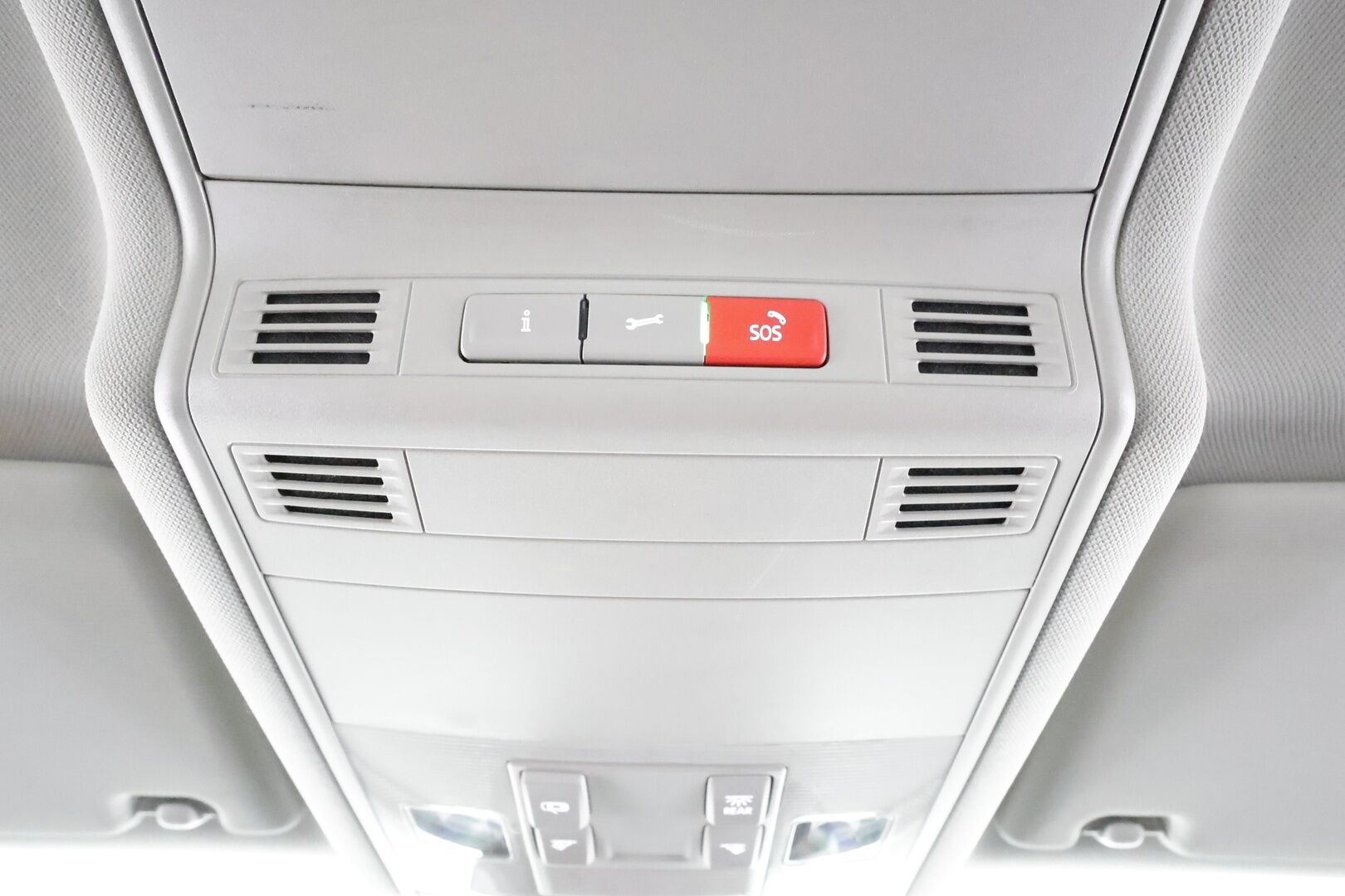 VOLKSWAGEN TOURAN 2023 Highline 2.0 TDI 110kW DSG 7-P * ACC / P.kamera / Adap.LED / Koukku / Webasto / Navi / Hierovat penkit * - Merkkihuollettu