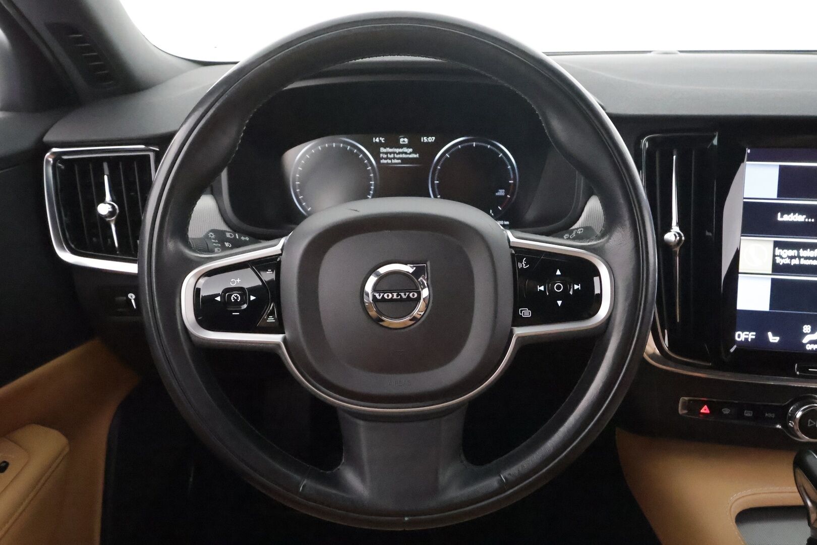 Volvo V90 CROSS COUNTRY 2019 D4 AWD Plus * ACC / P.kamera / Koukku / Webasto / Muistipenkki / Ruskeat nahat / Sähköluukku *