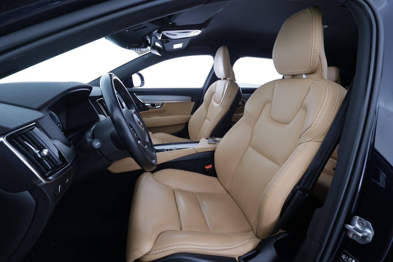 Volvo V90 CROSS COUNTRY 2019 D4 AWD Plus * ACC / P.kamera / Koukku / Webasto / Muistipenkki / Ruskeat nahat / Sähköluukku * - Magic-blue metalliväri / Alletaittuva koukku / Ruskeat nahat - HULLUT AVAJAISHULINAT KORKOTARJOUS 3,29 %