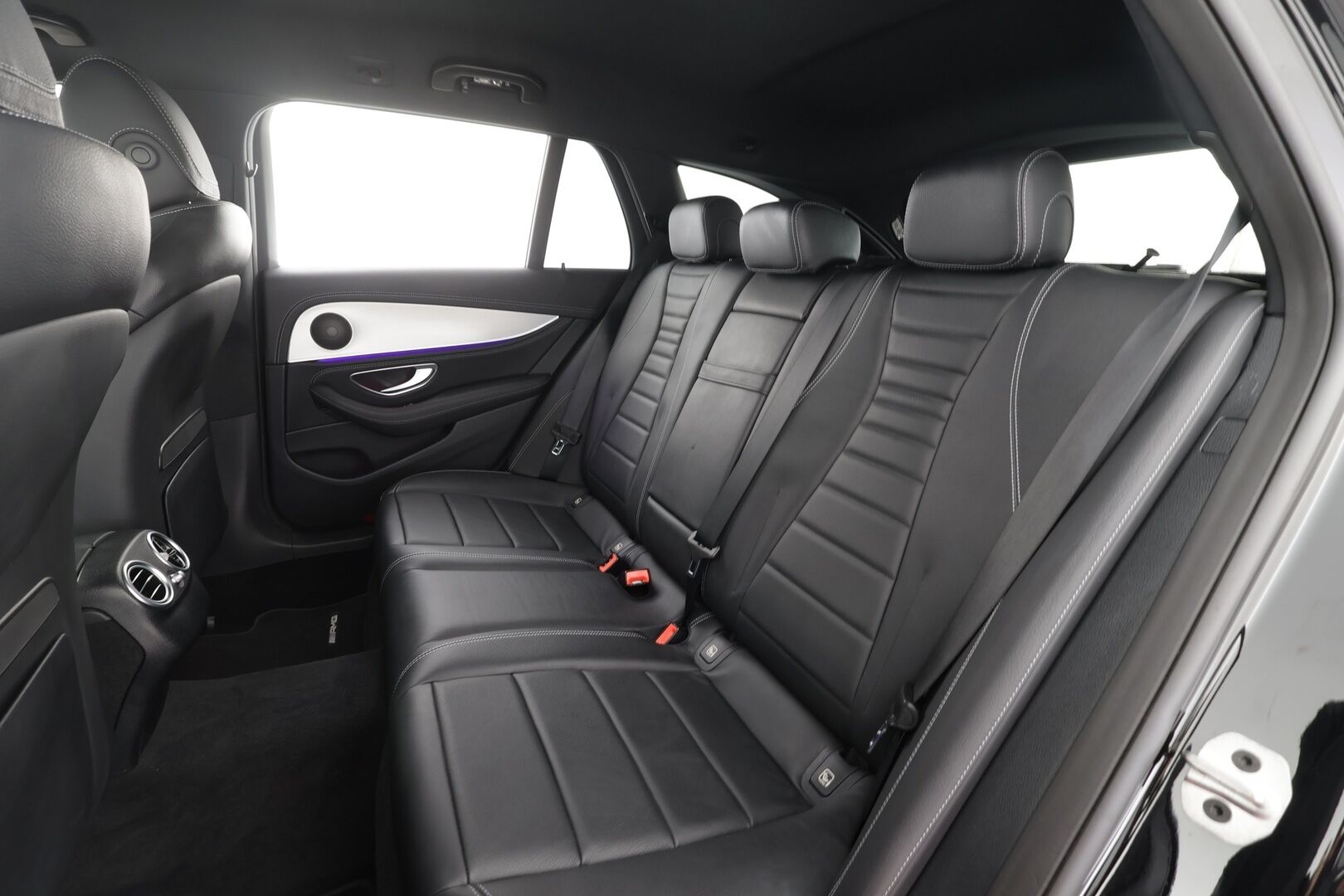 MERCEDES-BENZ E 2023 300 de 4Matic T AMG * Distronic+ / P.kamera / Ilmastoidut nahat / Keyless / Widescreen / Sähköluukku / Navi * - Merkkihuollettu