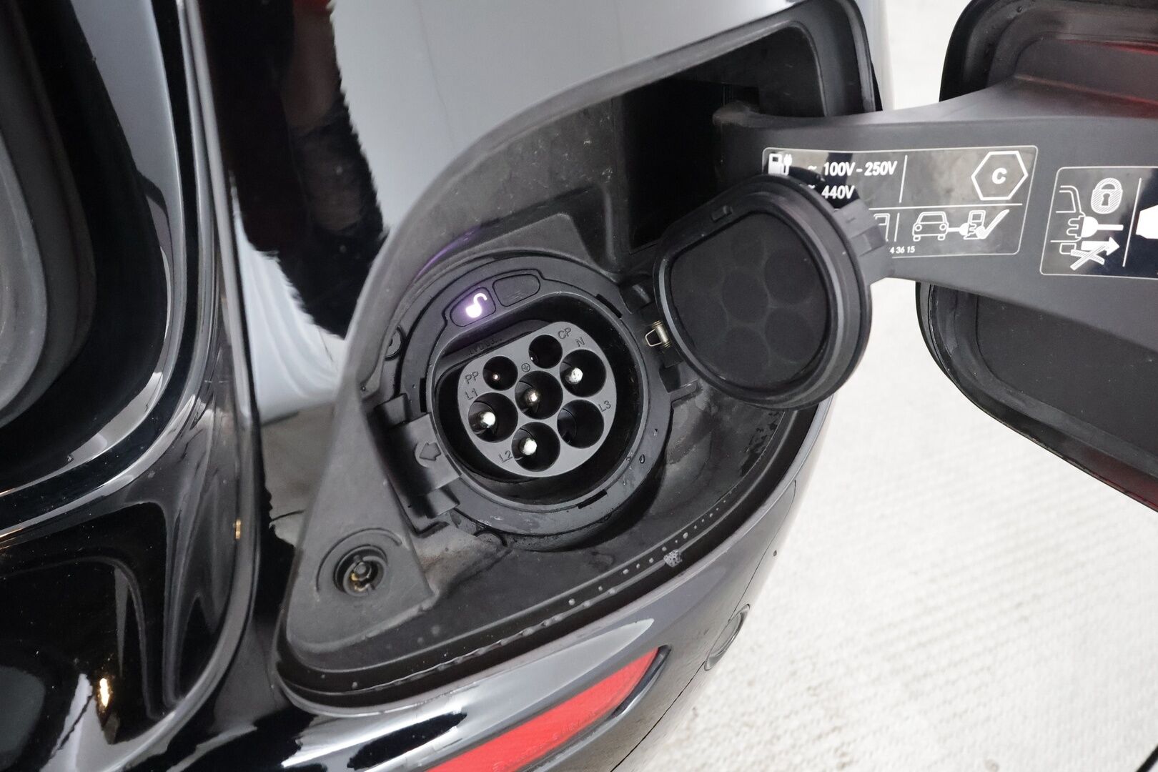 MERCEDES-BENZ E 2023 300 de 4Matic T AMG * Distronic+ / P.kamera / Ilmastoidut nahat / Keyless / Widescreen / Sähköluukku / Navi * - Merkkihuollettu / ALV - HULLUT AVAJAISHULINAT KORKOTARJOUS 3,29 %